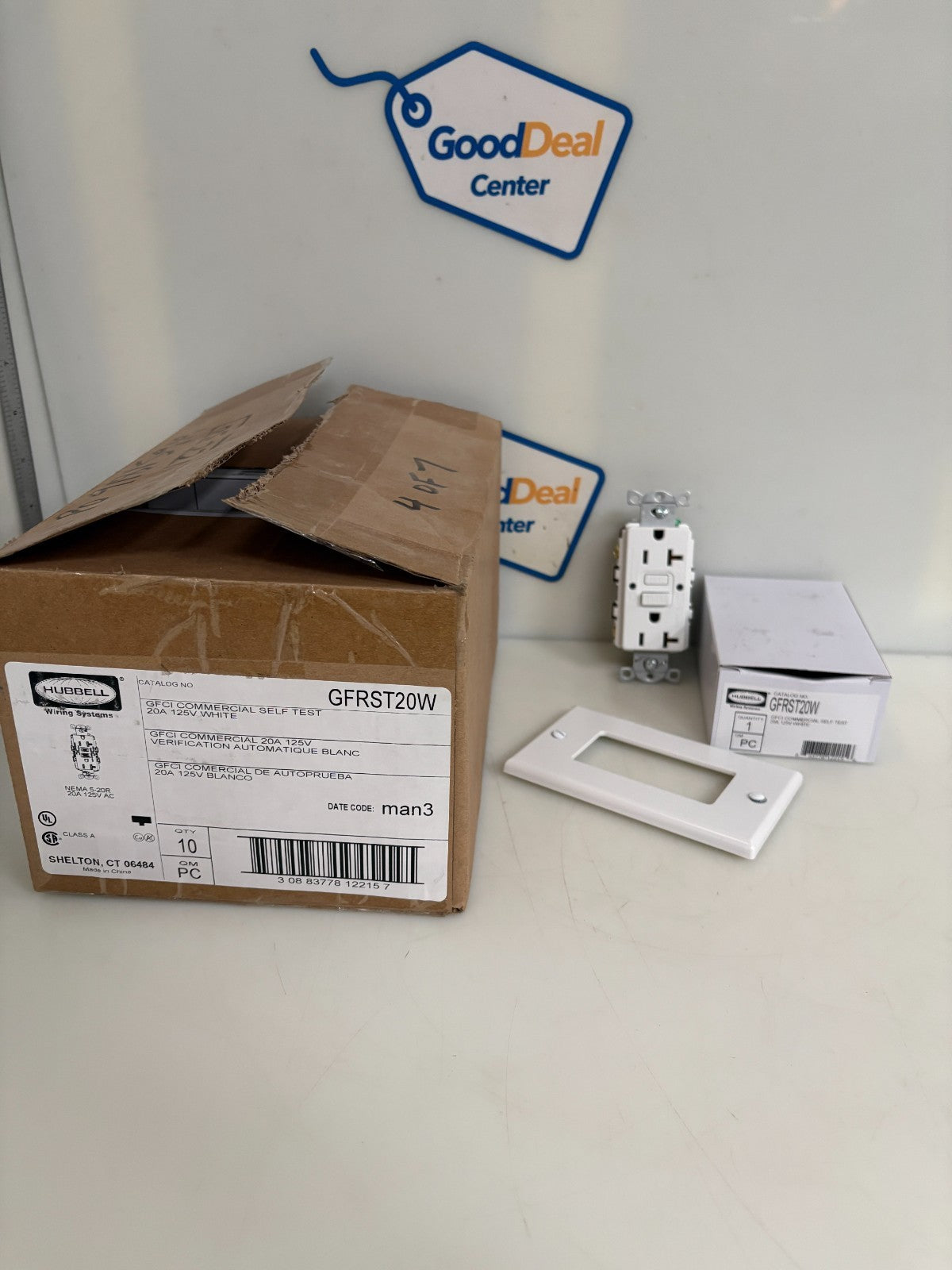 HUBBELL GFCI COMMERCIAL SELF TEST INLET WHITE 10 IN BOX0