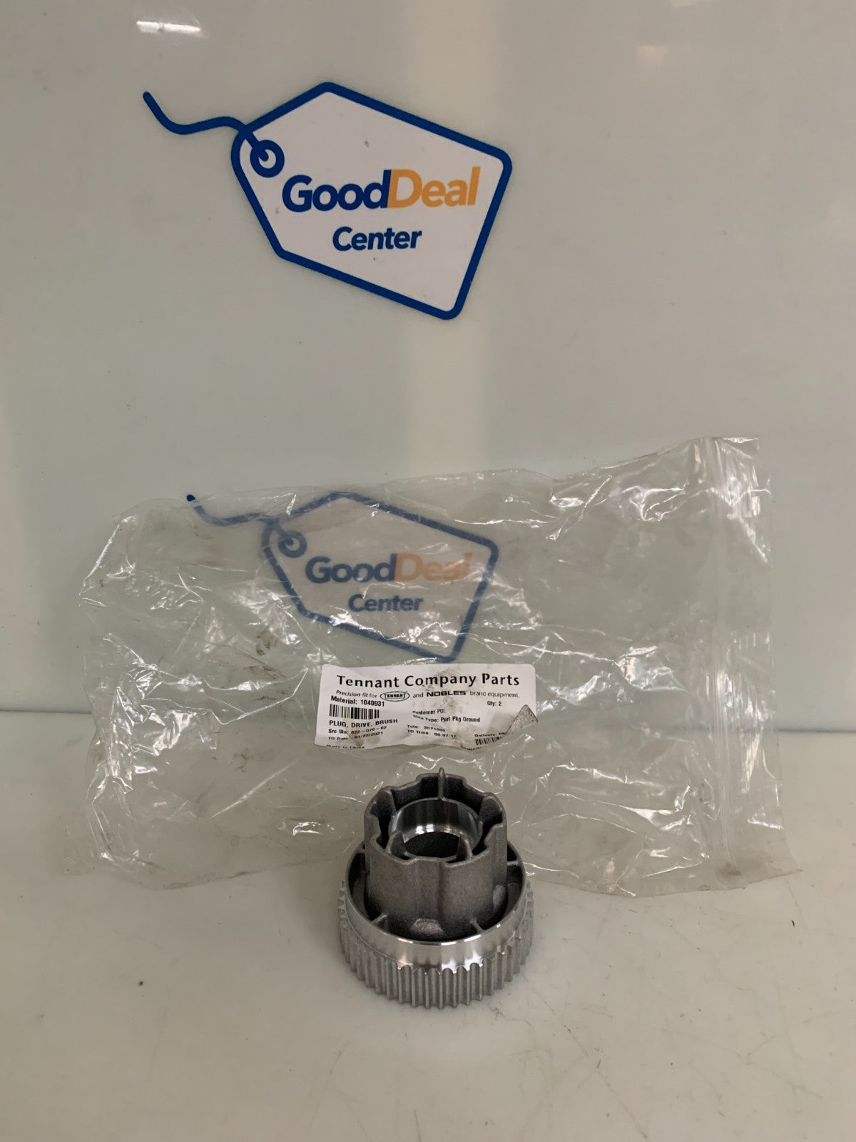 TENNANT PLUG DRIVE BRUSH #1040931