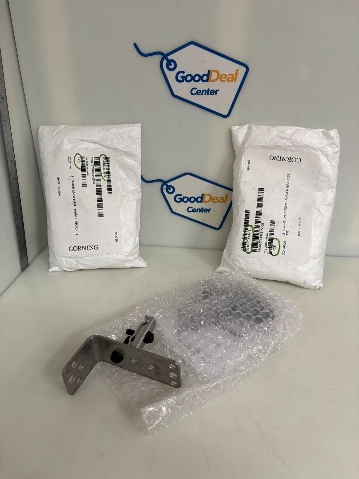LOT OF 2  3M CORNING UNIVERSAL HANGER BRACKET 80-6107-6137-30