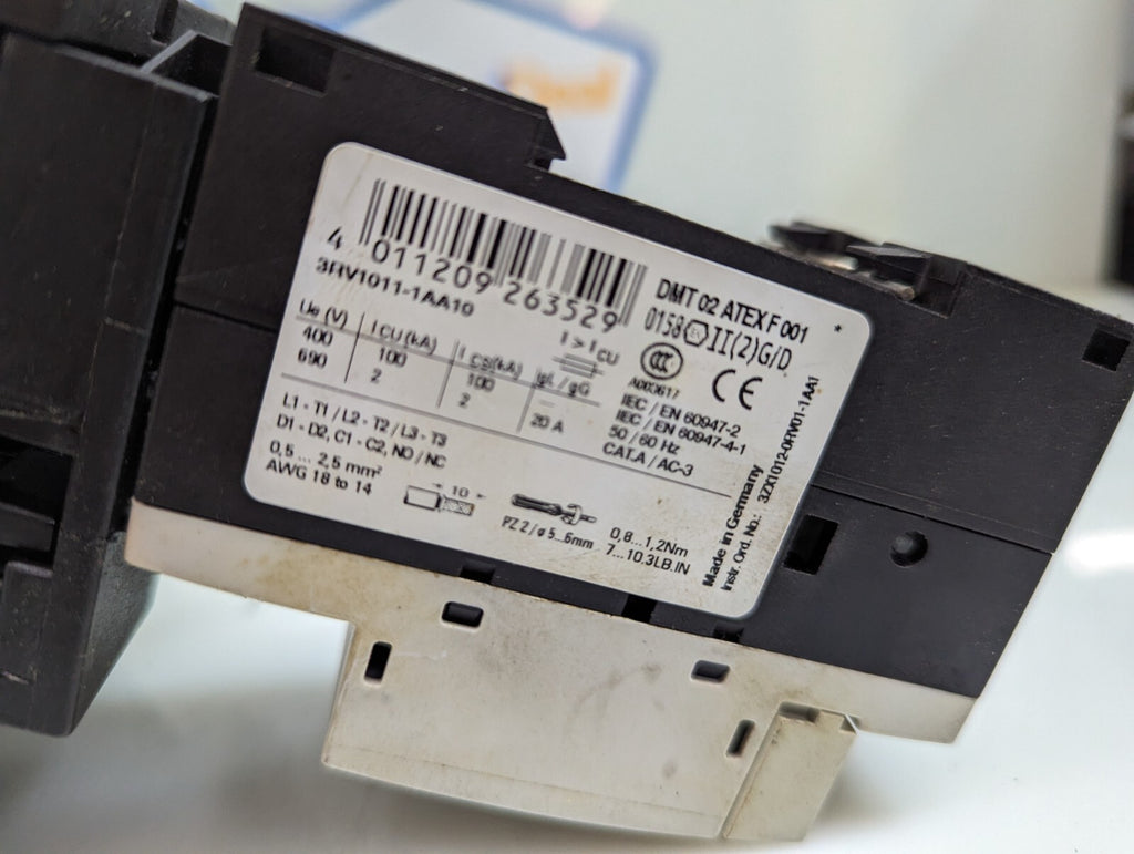 Siemens 3RV1011-1AA10 Circuit breaker + 3RT1016-1AF02 x2 +2RH1911-1FA11 x 2