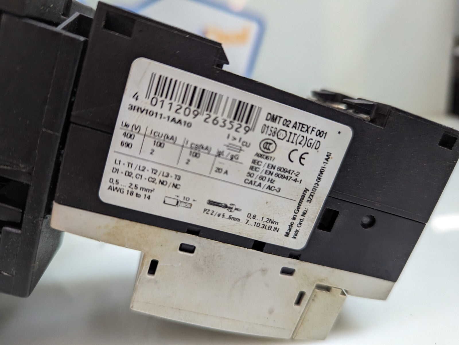 Siemens 3RV1011-1AA10 Circuit breaker + 3RT1016-1AF02 x2 +2RH1911-1FA11 x 2