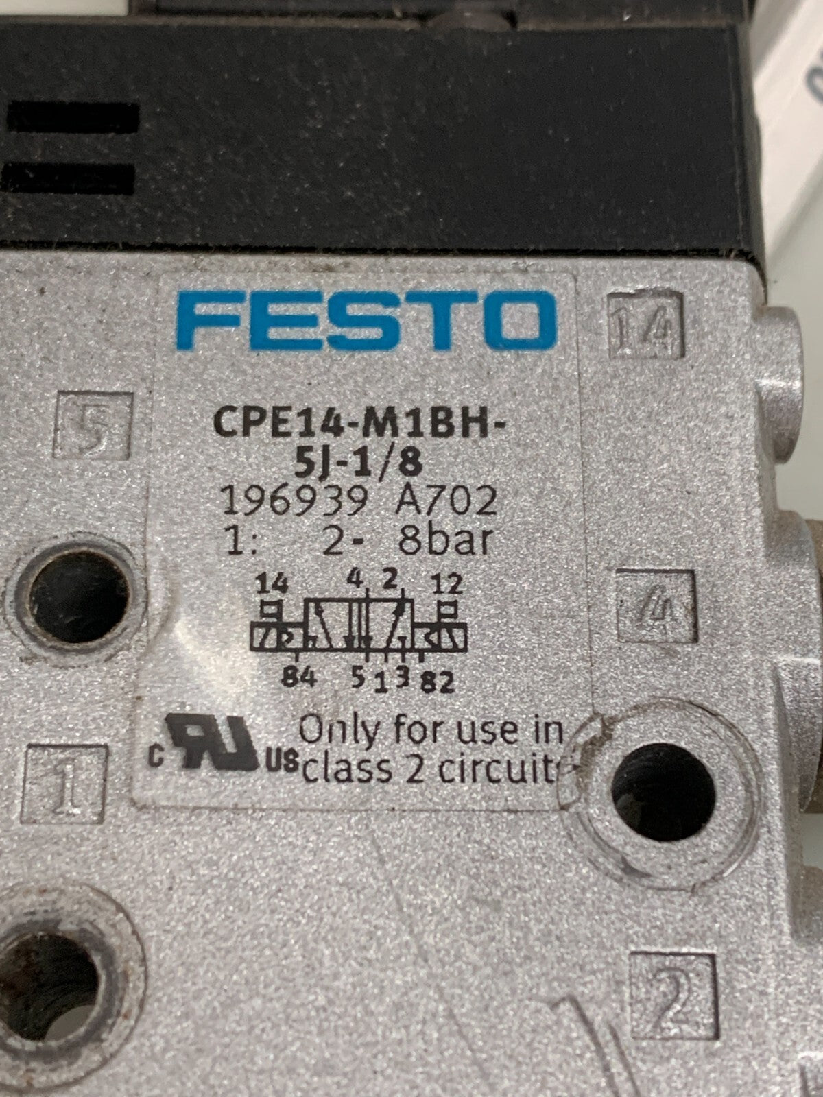 FESTO DOUBLE SOLENOID VALVE 196939 CPE14-M18H-5J-1/8 W/2 SOLENOID W CABLE 662 52