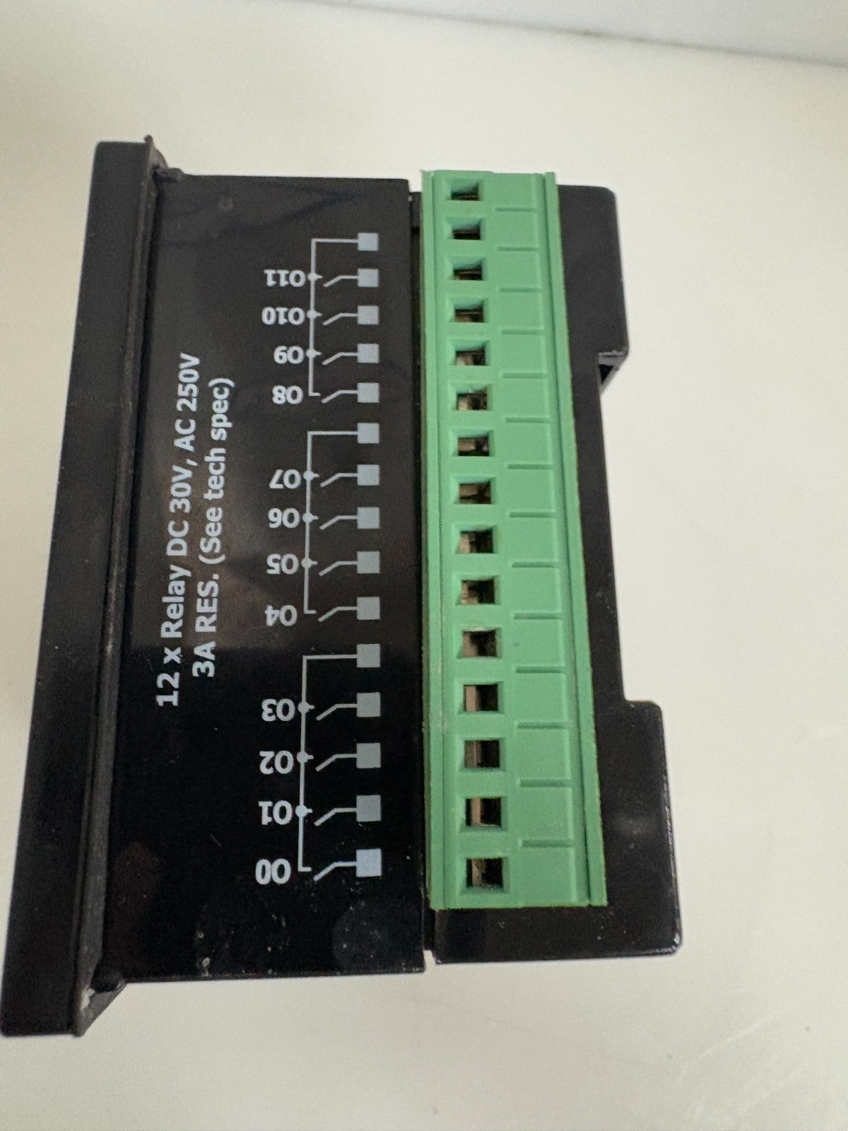 UNITRONICS VISION 120 PROGRAMMABLE LOGIC CONTROLLER PANEL V120-22-R34