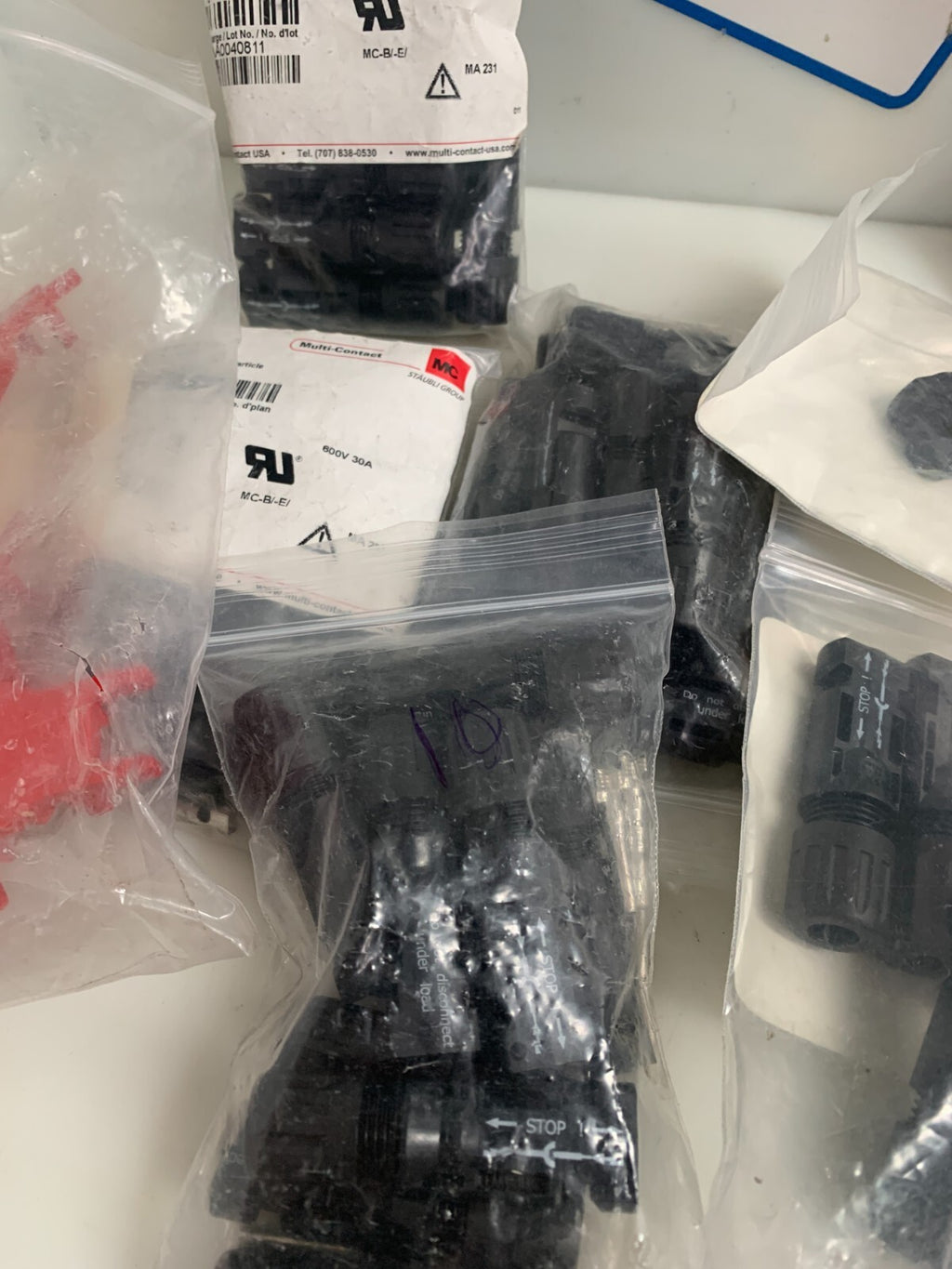 STAUBLI MULTI CONTACT 32-001 4 P0001-UR  LOT OF MIX CONNECTOR AND TOOLS4