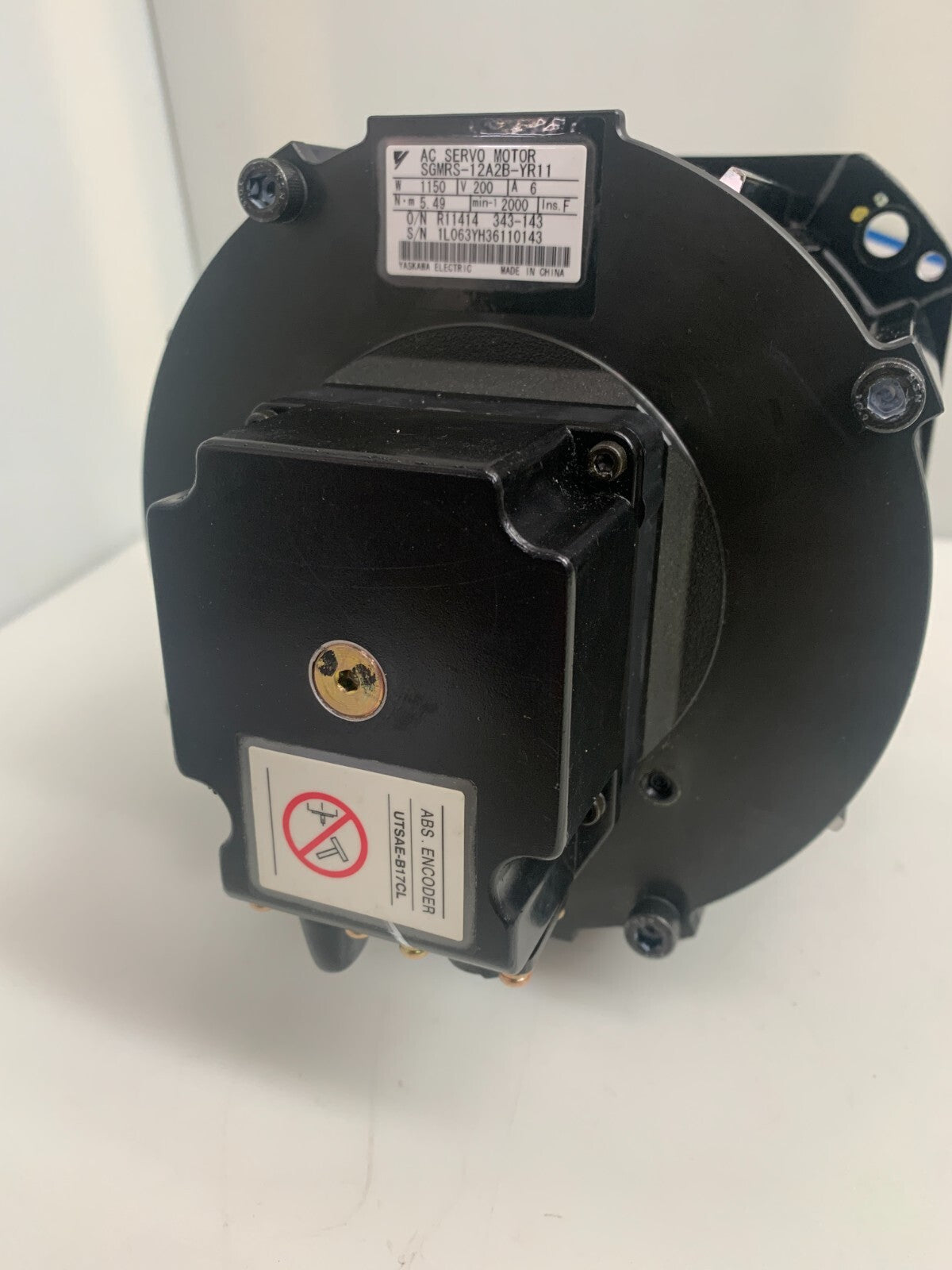 YASKAWA SGMRS-12A2B-YR11 SERVO MOTOR SGMRS12A2BYR11