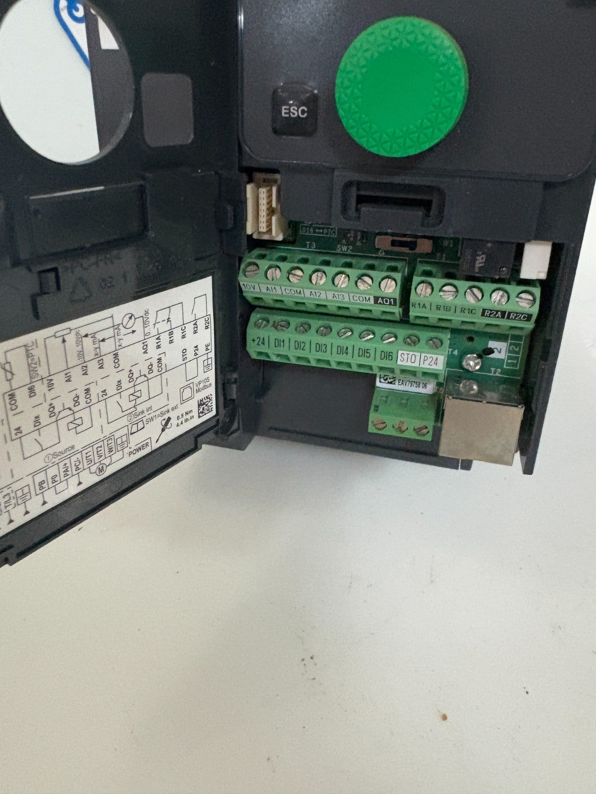 SCHNEIDER ALTIVAR 320 MOTOR DRIVE 1HP ATV 32OUO7S6C