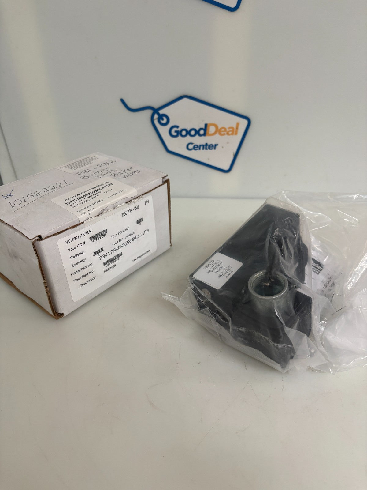 PARKER SOLENOID VALVE FLUID CONTROL 73417AKDKZ02NOC111P3 #U40008