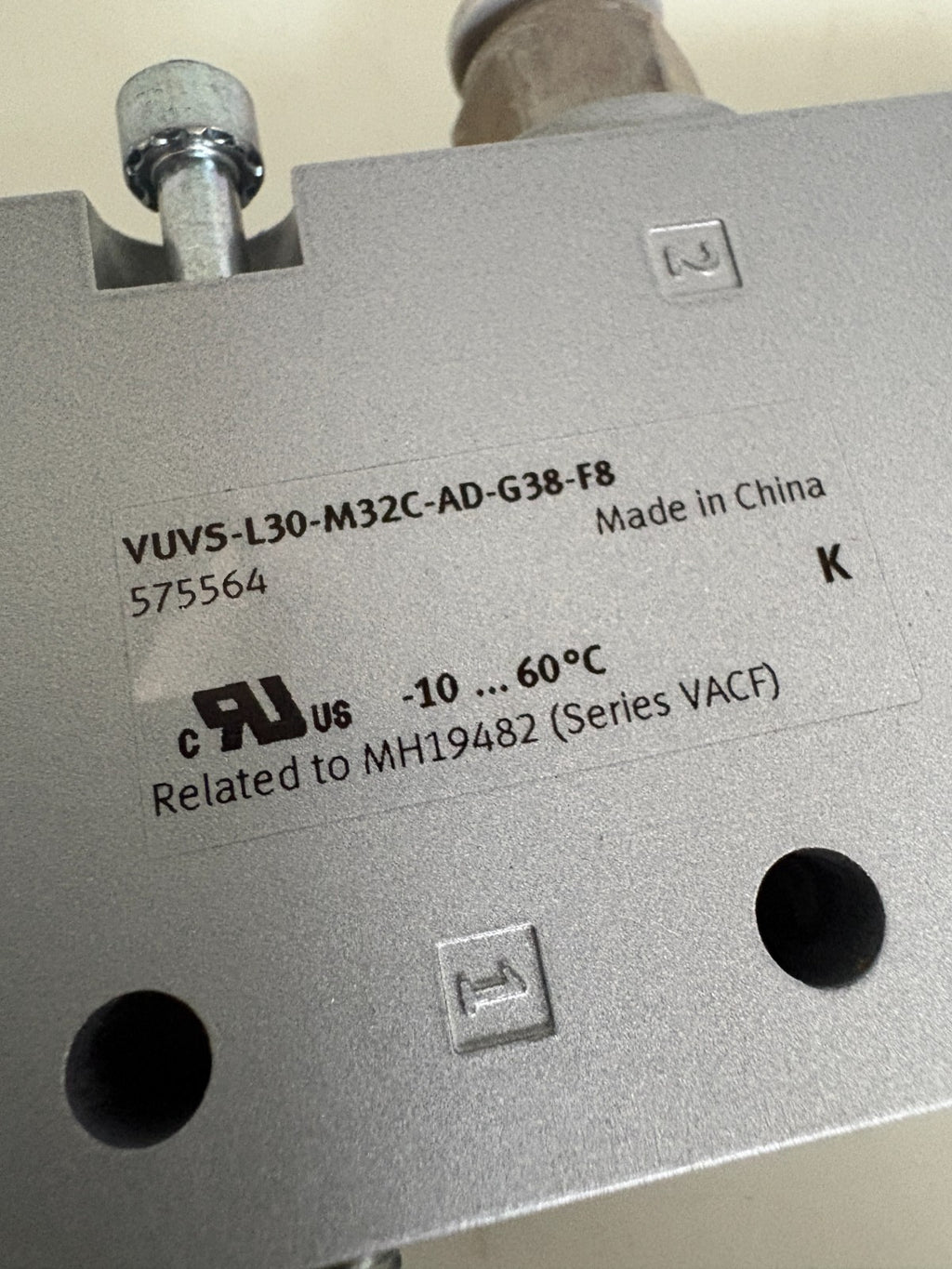 FESTO SOLENOID 8030811 VACF-B-C1-1 W/VALVE 575564 VUV5-L30-M32C-AD-G38-F83