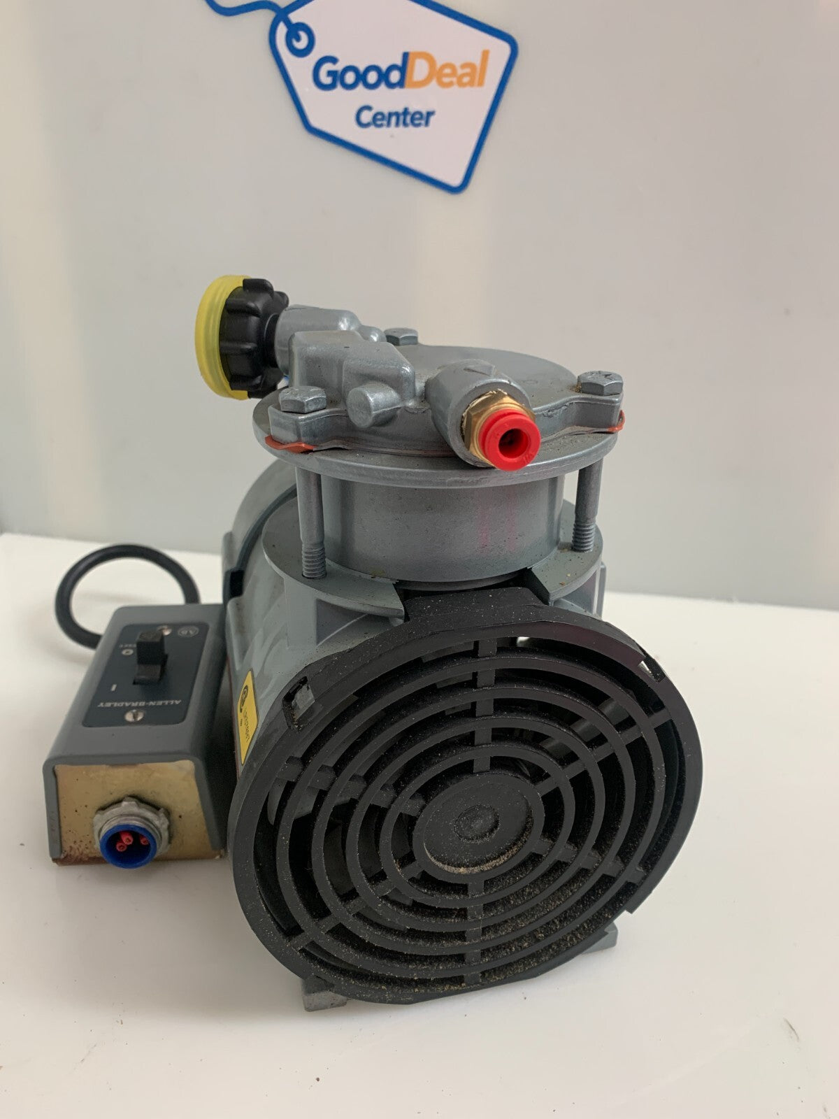 GAST Vacuum Pump  R0A-P101-AA  w/ ALLEN-BRADLEY  On/Off Switch5