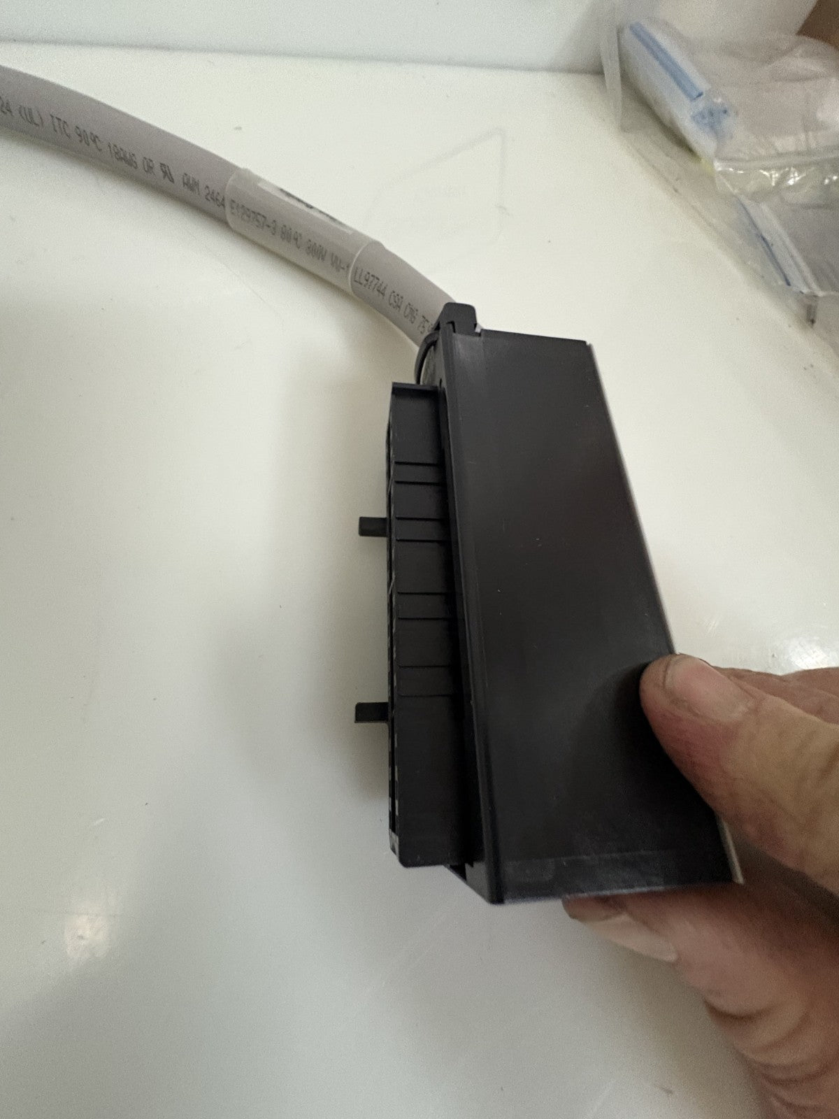 ALLEN BRADLEY I/O MODULE READY CORDSET CABLE 2.5M 1492-CABLE050TBCH C