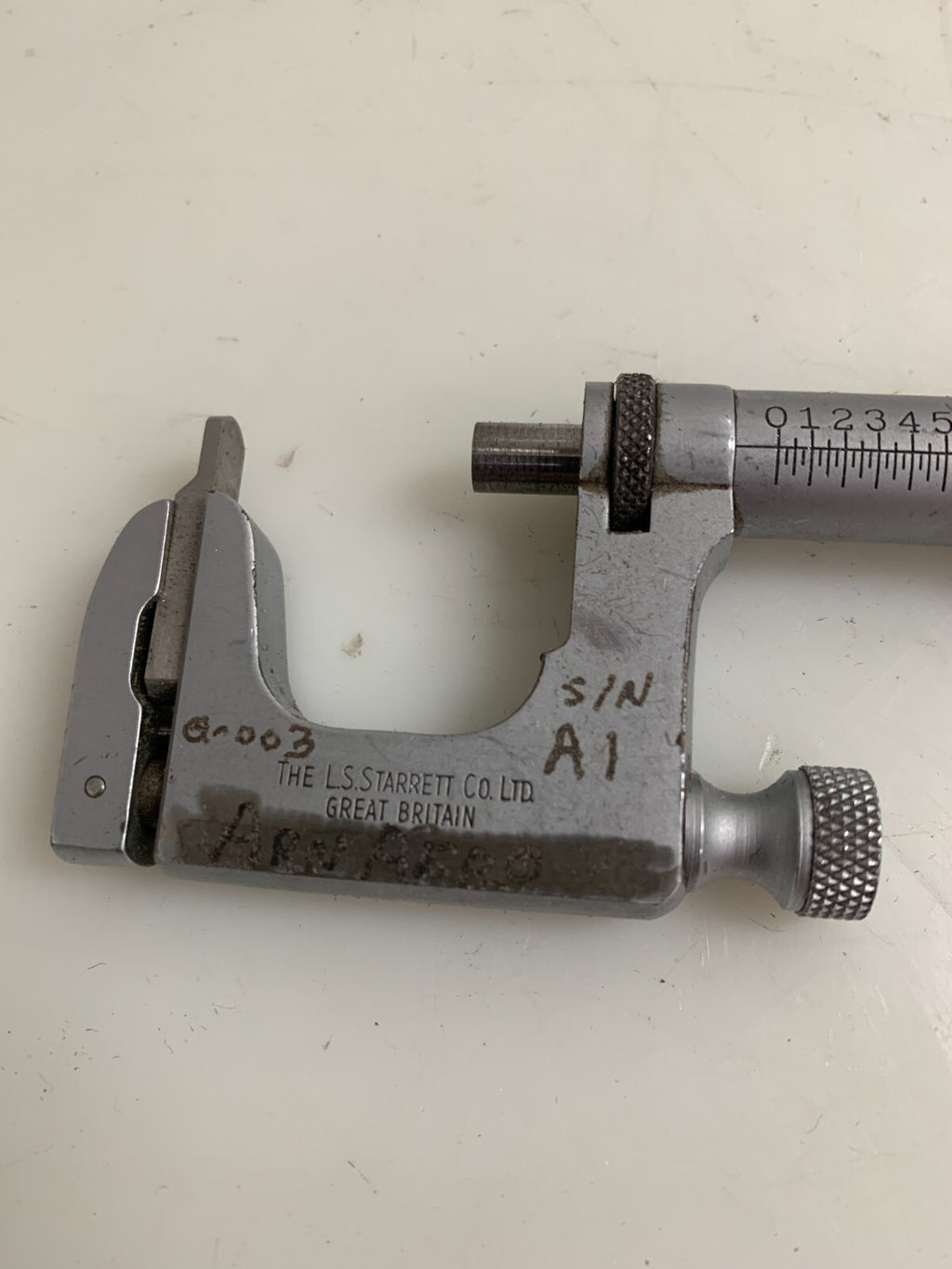 STARRETT 0-1" ANVIL MICROMETER #220