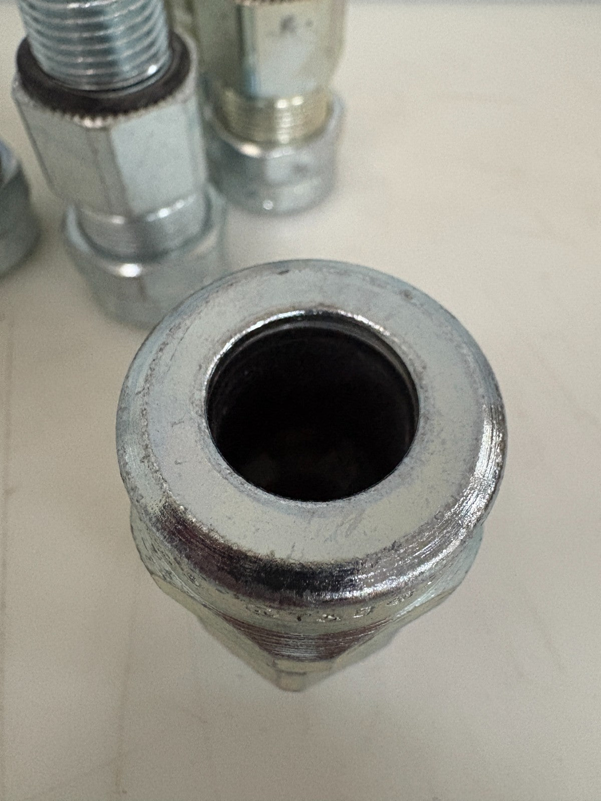 LOT OF 6 ABB THOMAS & BETTS 1/2" STAR TECK CONNECTOR ST050-462S1