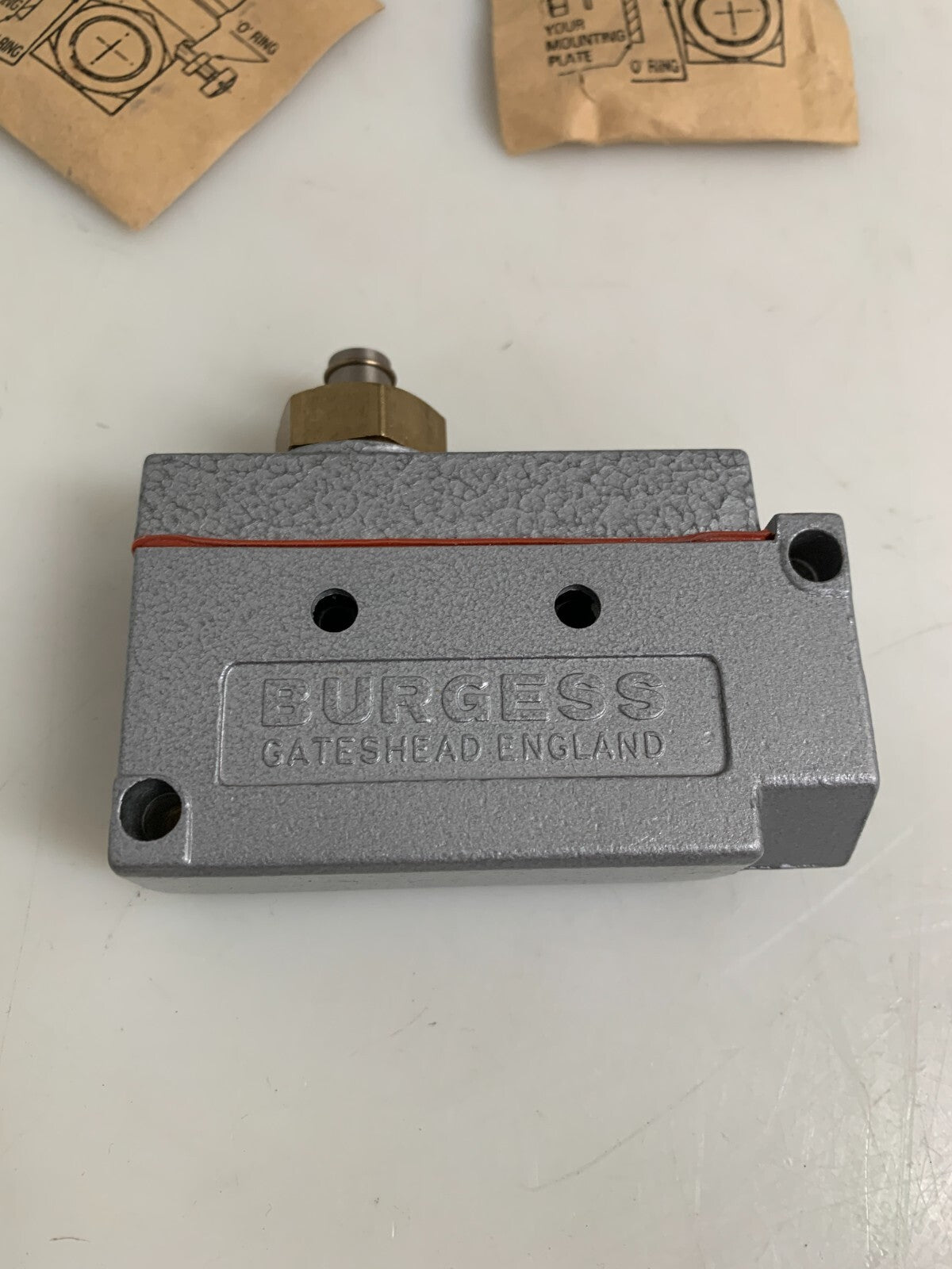 LOT OF 2 BURGESS LIMIT SWITCH CN 7CTQMS