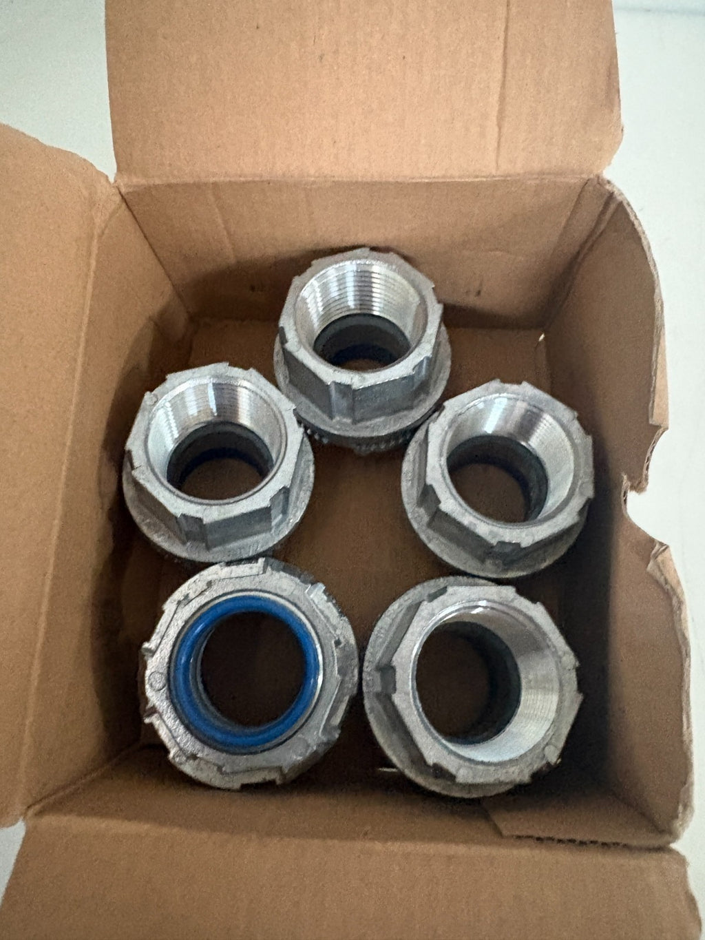 ABB THOMAS & BETTS 1" T & B HUB H 100-TB  5 IN BOX3