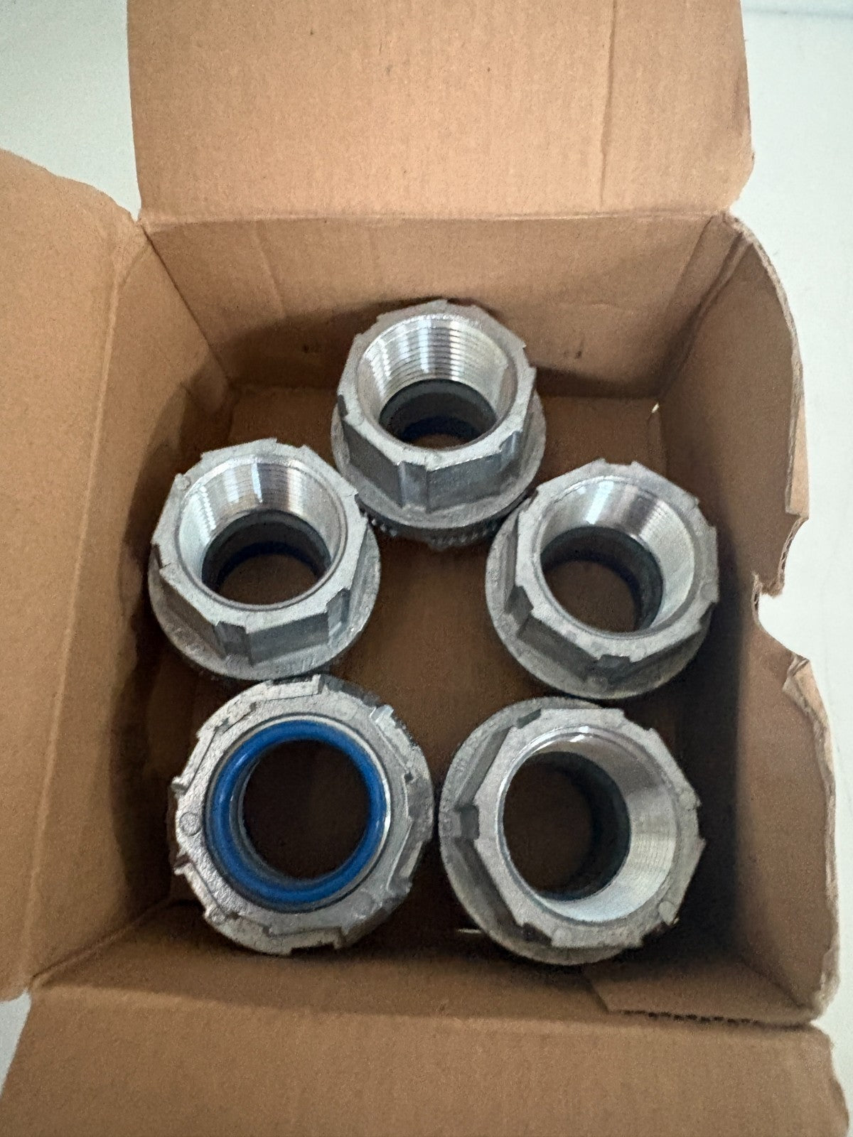 ABB THOMAS & BETTS 1" T & B HUB H 100-TB  5 IN BOX3