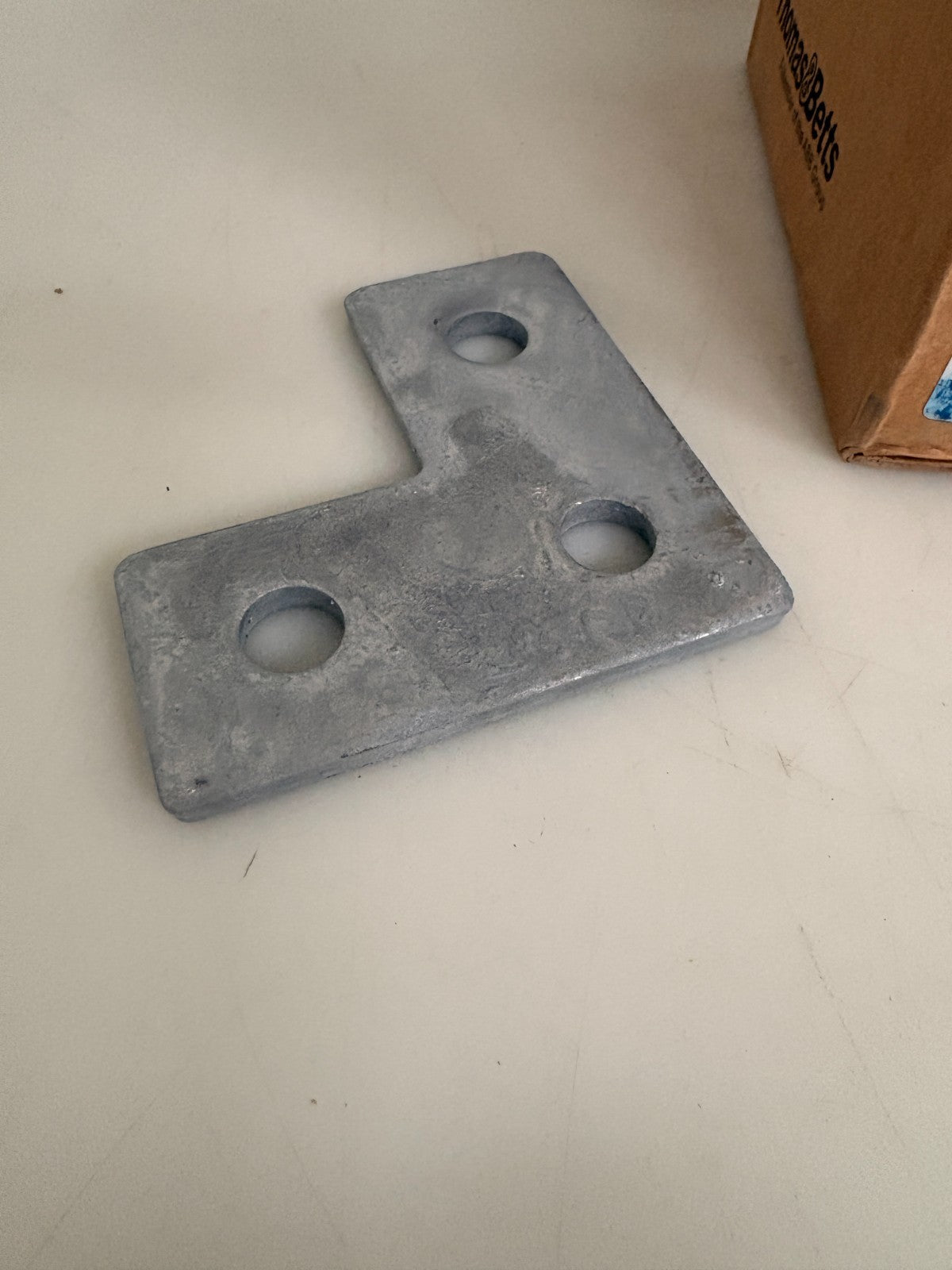 THOMAS & BETTS SUPERSTRUT FLAT PLATE FITTING AB219HDGC 25 IN BOX1