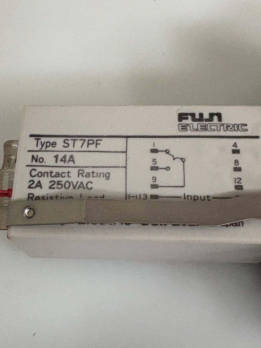 OMRON H3Y TIMER H3Y-4 W/BASE