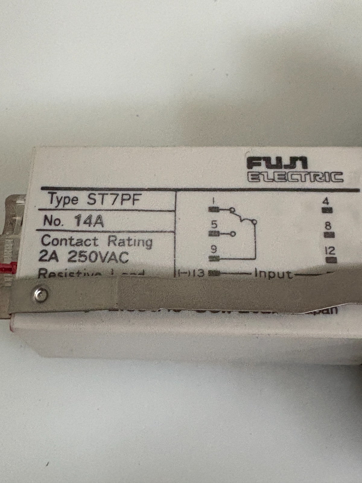 OMRON H3Y TIMER H3Y-4 W/BASE