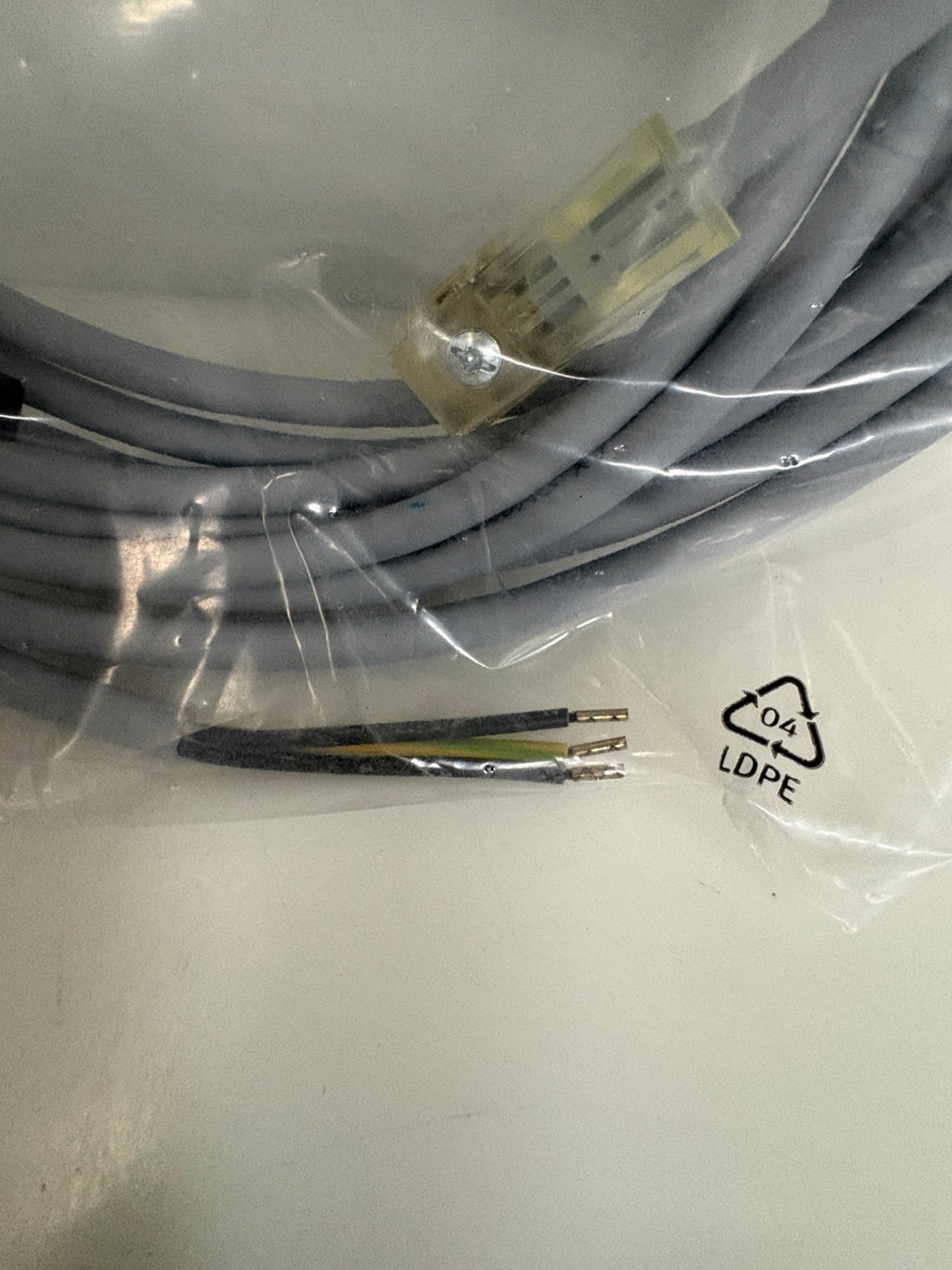 LOT OF 2 FESTO PLUG SOCKET W/5M CABLE KMEB-2-24-5-LED #174845