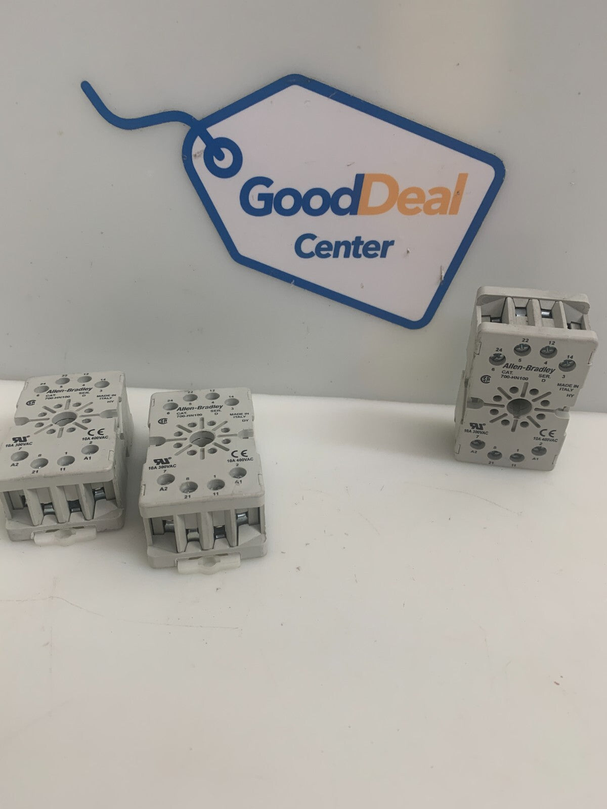 ALLEN BRADLEY  700-HN100  Socket Tube Base Screw Terminal  Ser D   (Lot of 3)