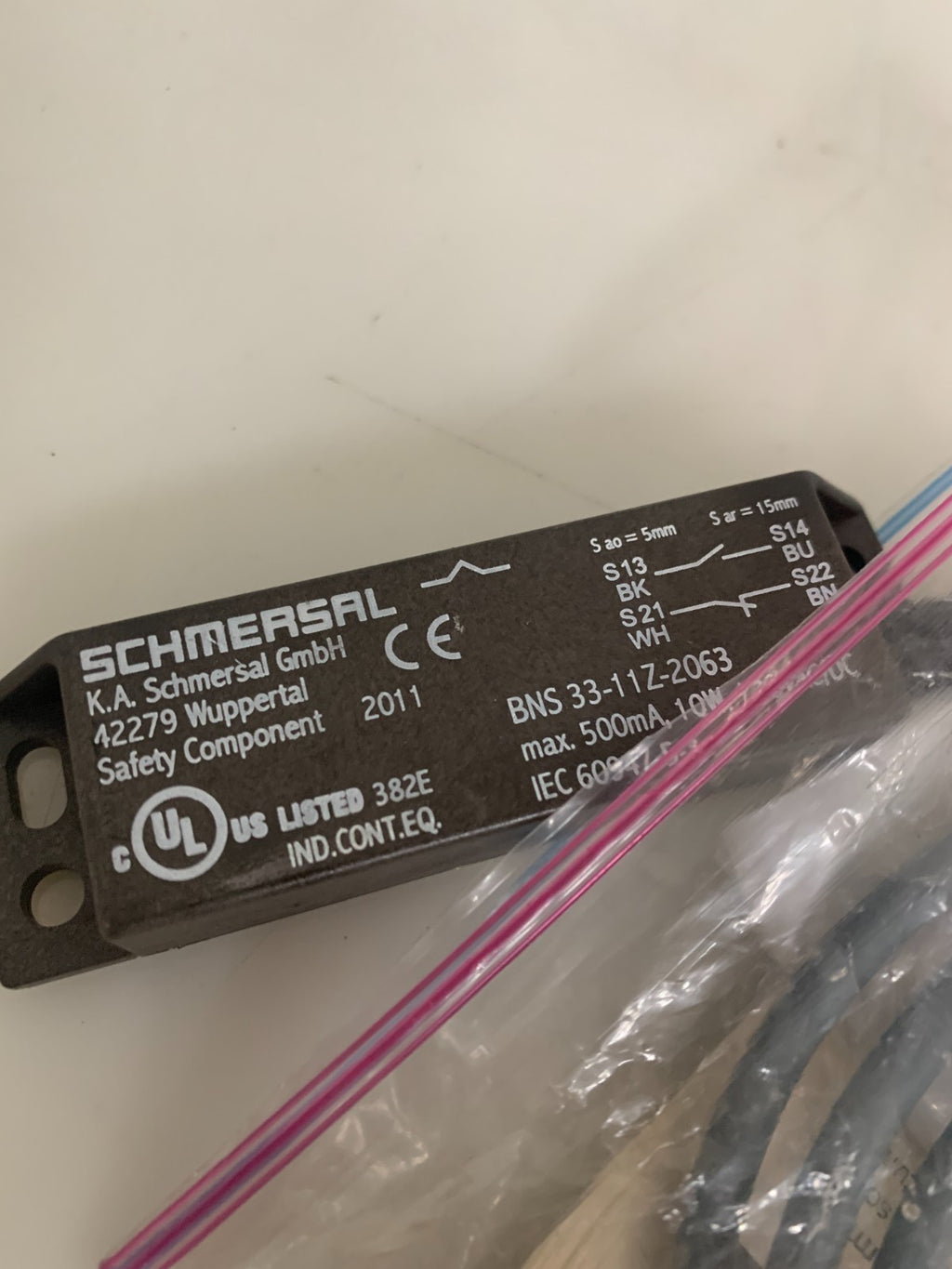 SCHMERSAL MAGNET SAFETY SENSOR BNS 33-11Z-2063