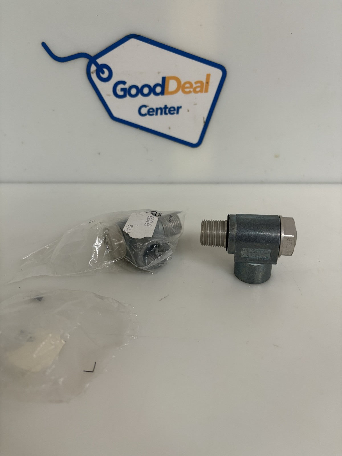 LOT OF 2 FESTO FLOW CONTROL VALVE 4.4 - 145 PSI GRLA