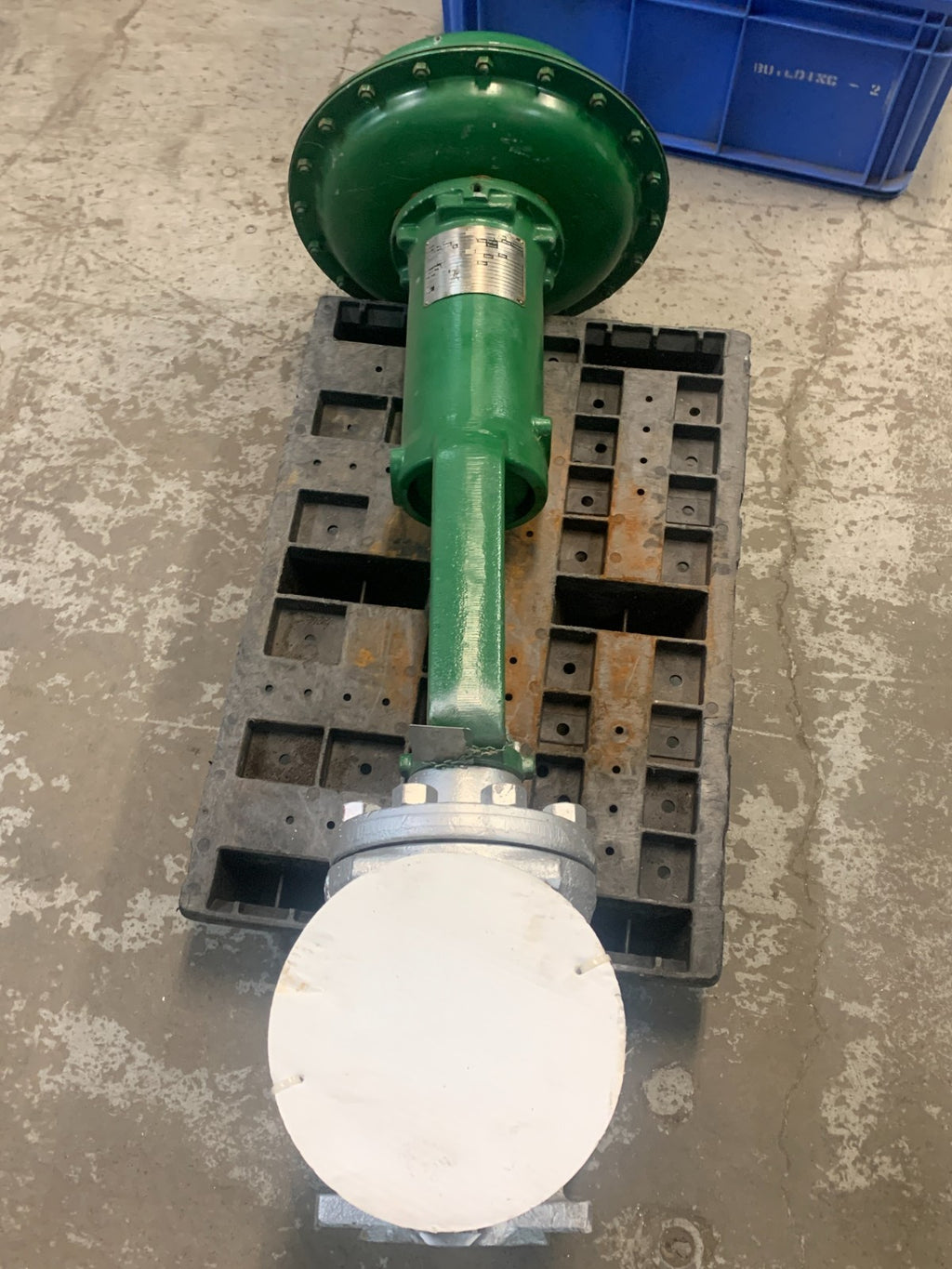 FISHER VALVE ACTUATOR TYPE 667 VALVE #4