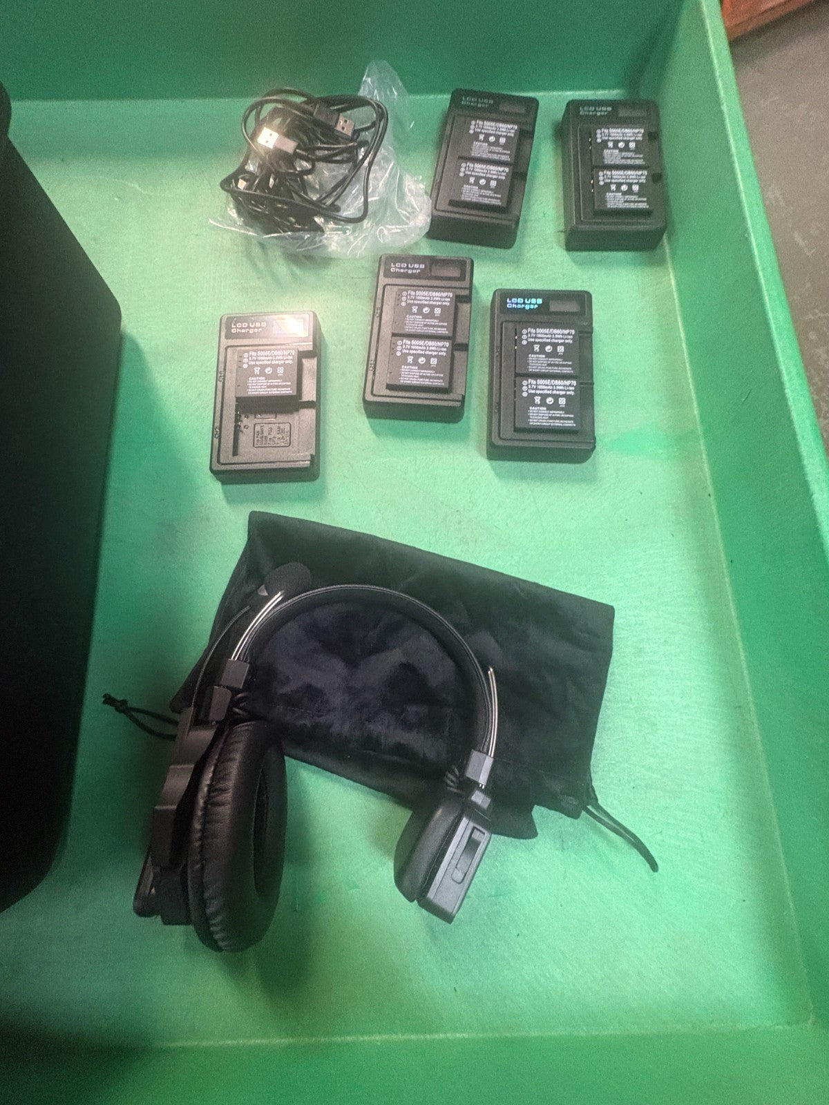 SYNCO XTALK WIRELESS INTERCOM HEADSET KIT 9 HEADSET 5 USB CHARGER