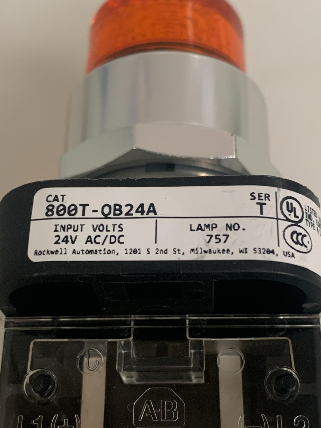 ALLEN BRADLEY 800T-QB24A T MOMENTARY PUSH BUTTON