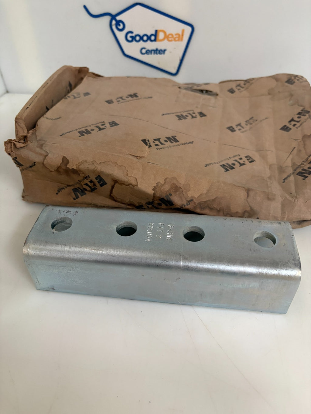 LOT OF 4 EATON B LINE ZINC PLATED CLOVIS FOR B22 OR B5 B172ZN0