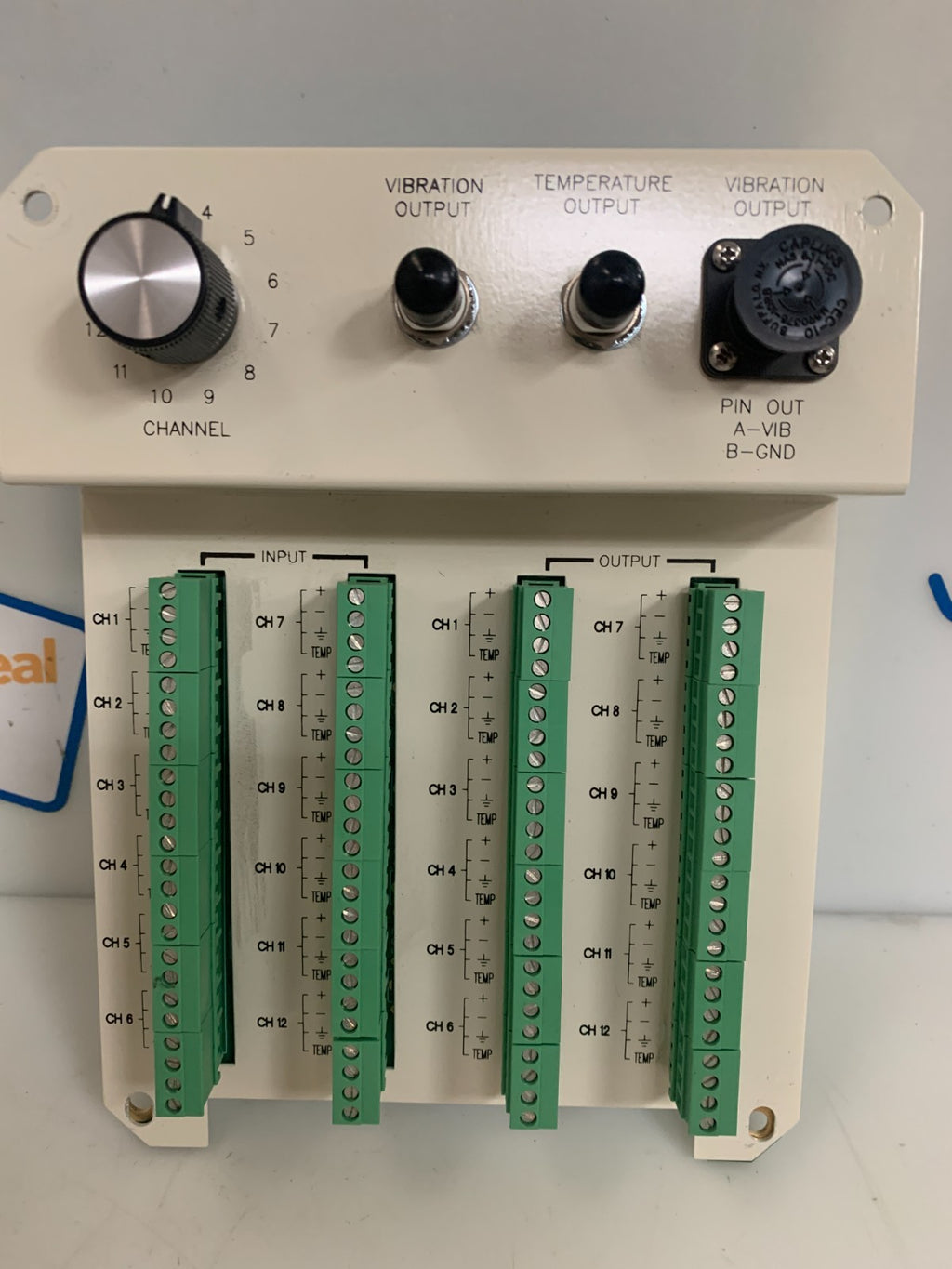 IRD 12 CHANNEL I/O VIBRATION AND TEMPERATURE CONTROL BOARD 69680-01 REV NR