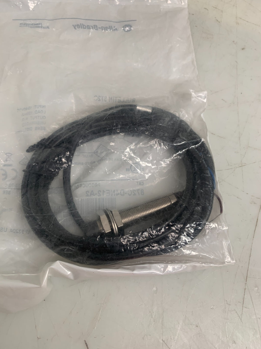 ALLEN BRADLEY  872C-DH5NP18-D4  Inductive Proximity Sensor2