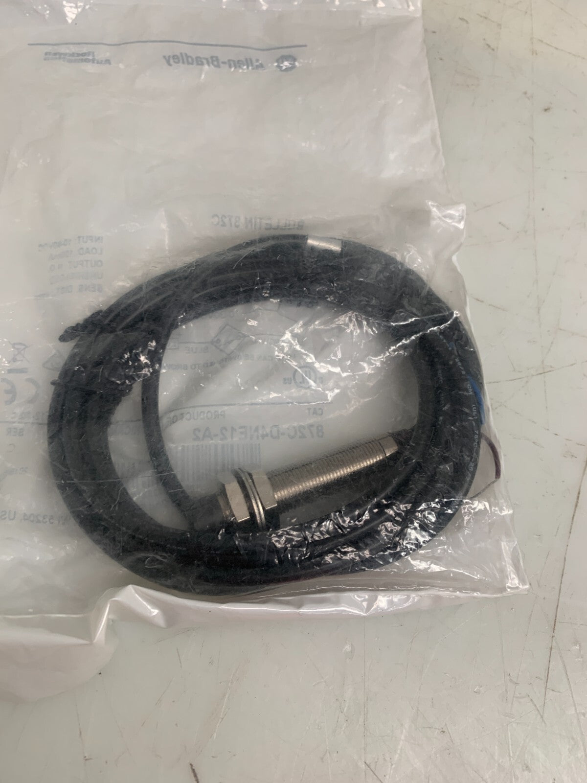 ALLEN BRADLEY  872C-DH5NP18-D4  Inductive Proximity Sensor2