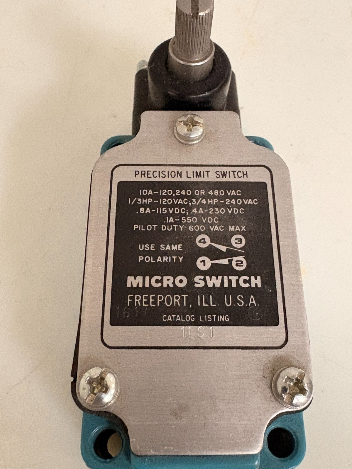 MICRO SWITCH PILOT DUTY PRECISION LIMIT SWITCH 1LS1