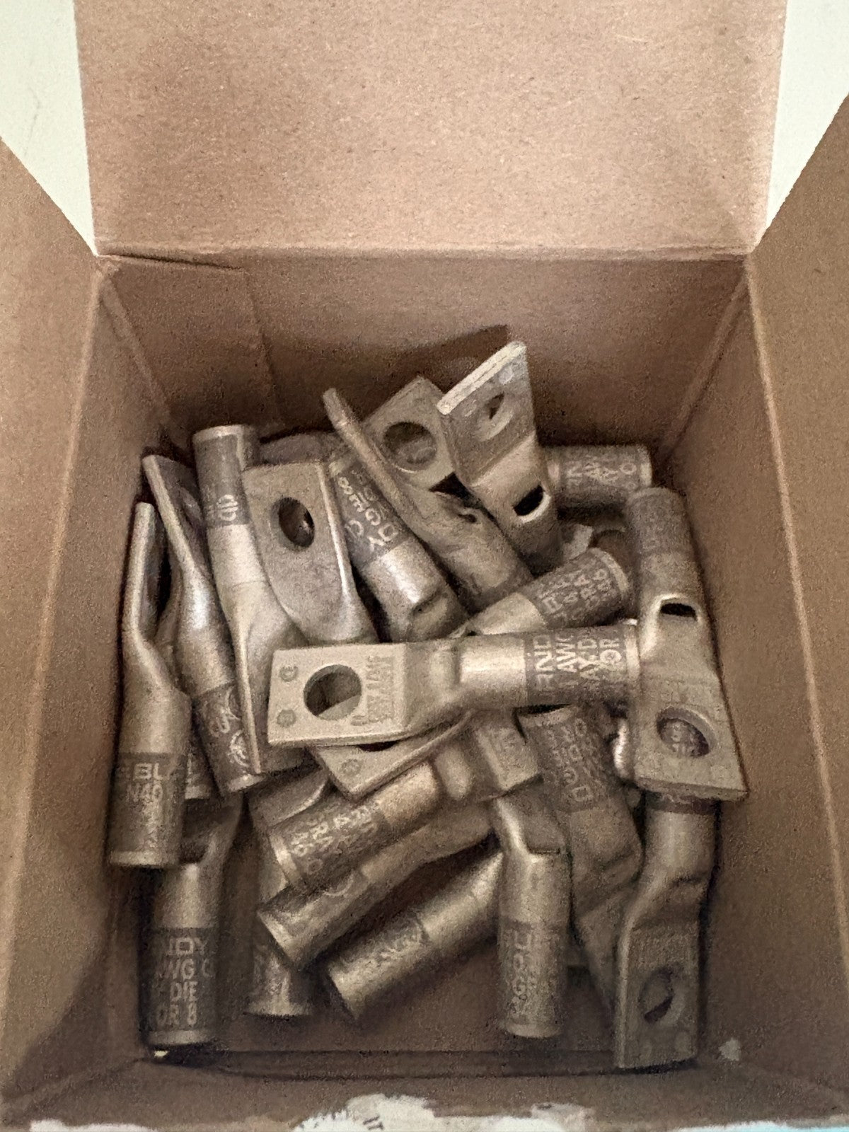 LOT OF 30 BURNDY HYLUG COMPRESSION LUG YAL4CT143