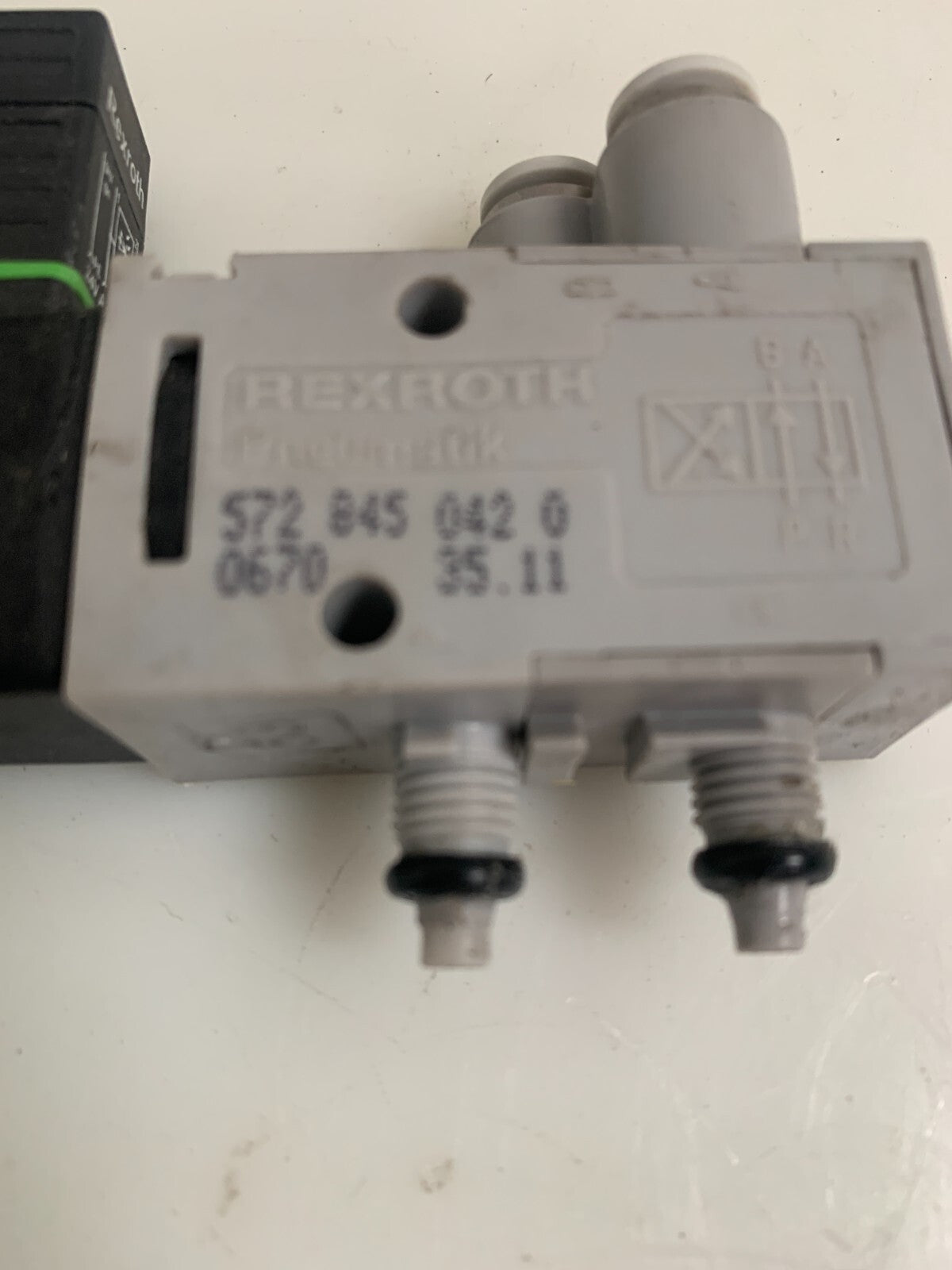 REXROTH SOLENOID VALVE 572 845 042 0 (USED)1