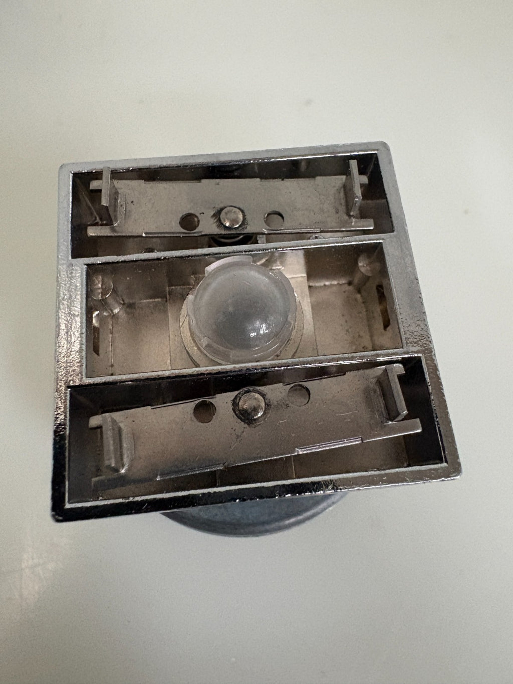 LOT OF 3 CUTLER HAMMER 42-2671 LAMP3