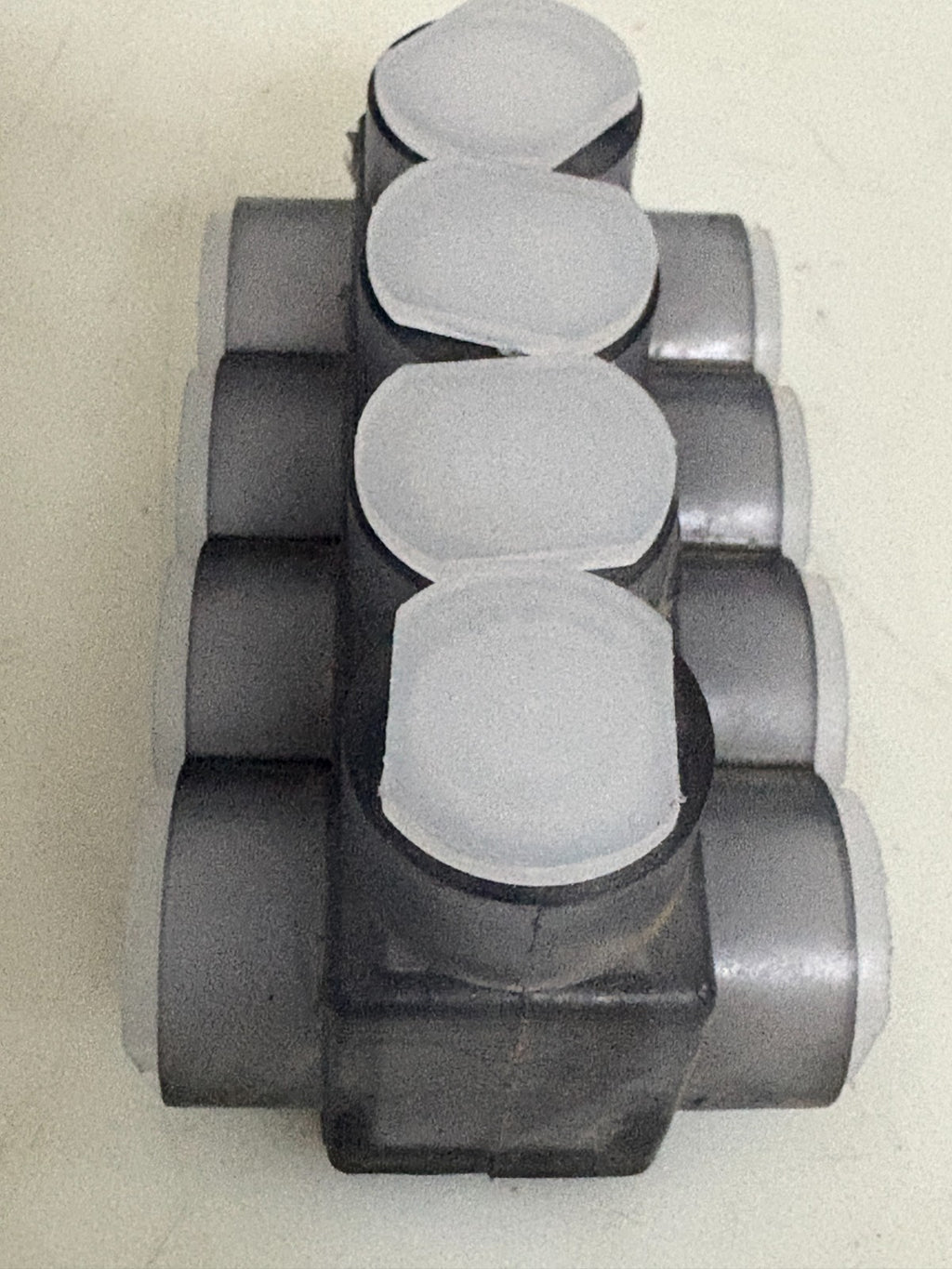 LOT OF 6 BURNDY INSULATED MULTITAP CONNECTOR BIBD-2/0-42