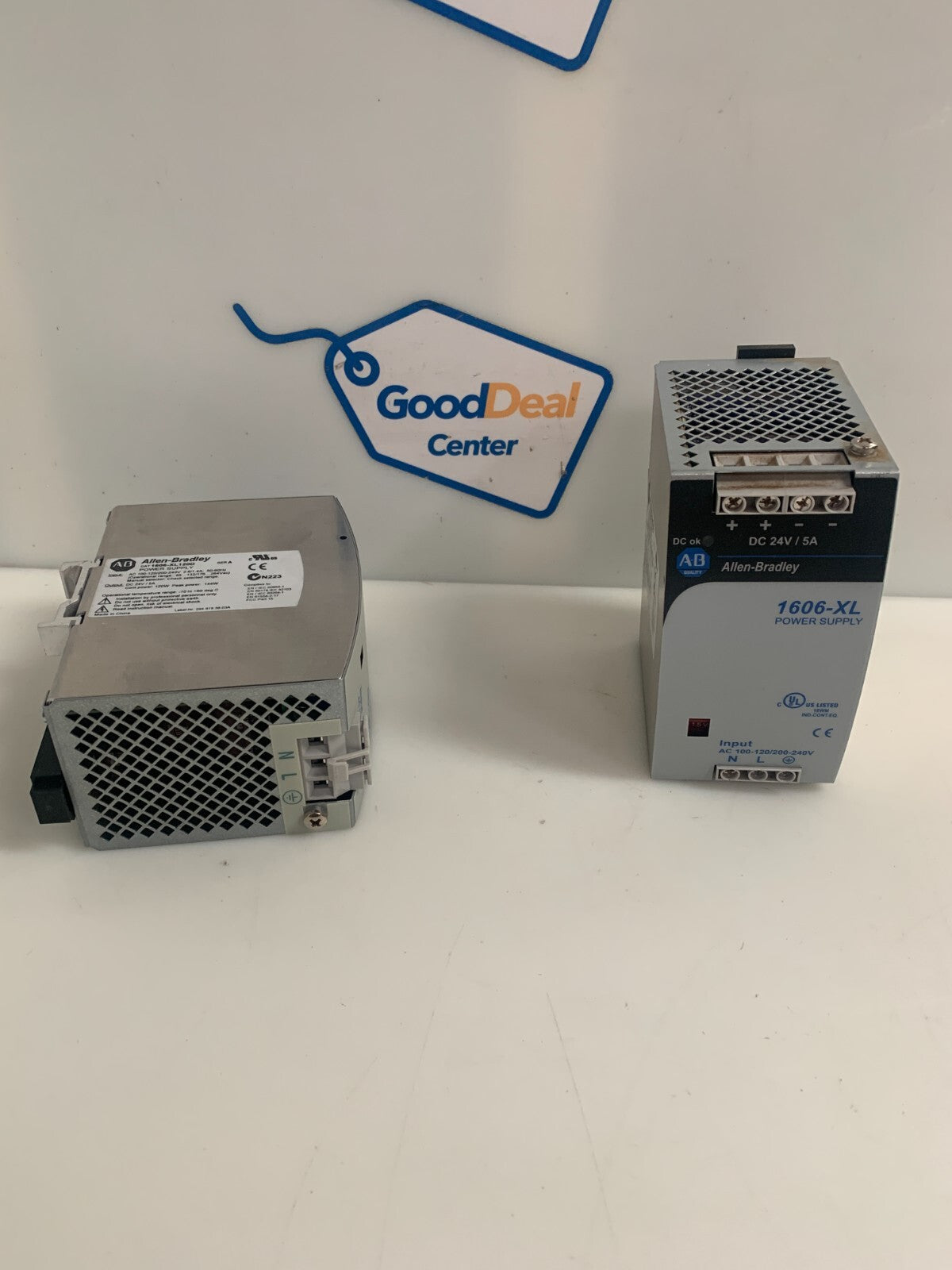 LOT OF 2  ALLEN BRADLEY 24V POWER SUPPLY 1606-XL 1606-XL120D0