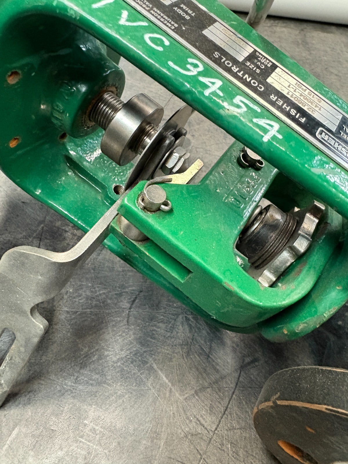 FISHER CONTROLS 1" CONTROL VALVE MODEL 32.86011