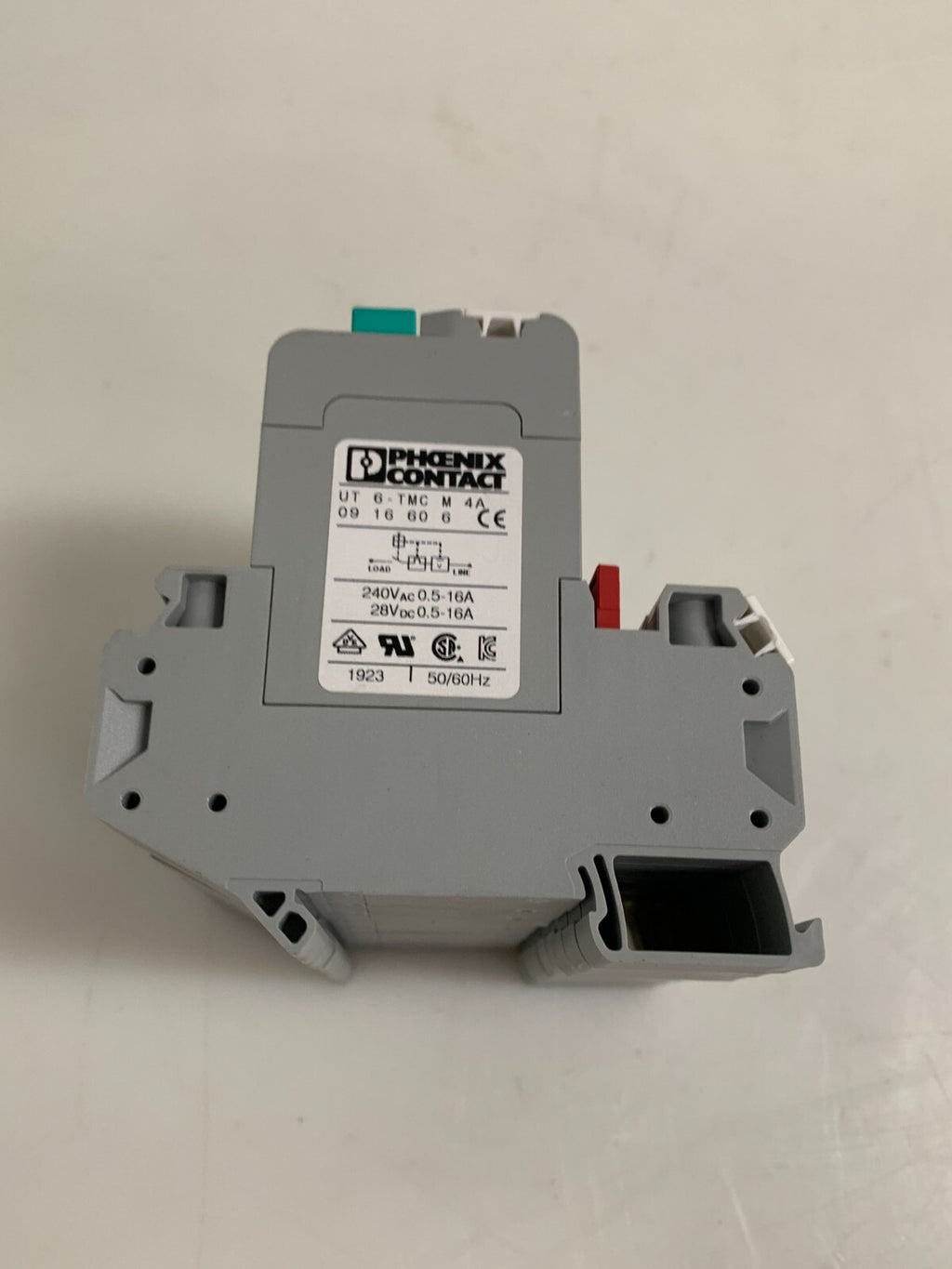 LOT OF 8 PHOENIX CONTACT RAIL MOUNT CIRCUIT BREAKER UT 6-TMC M 4 A2