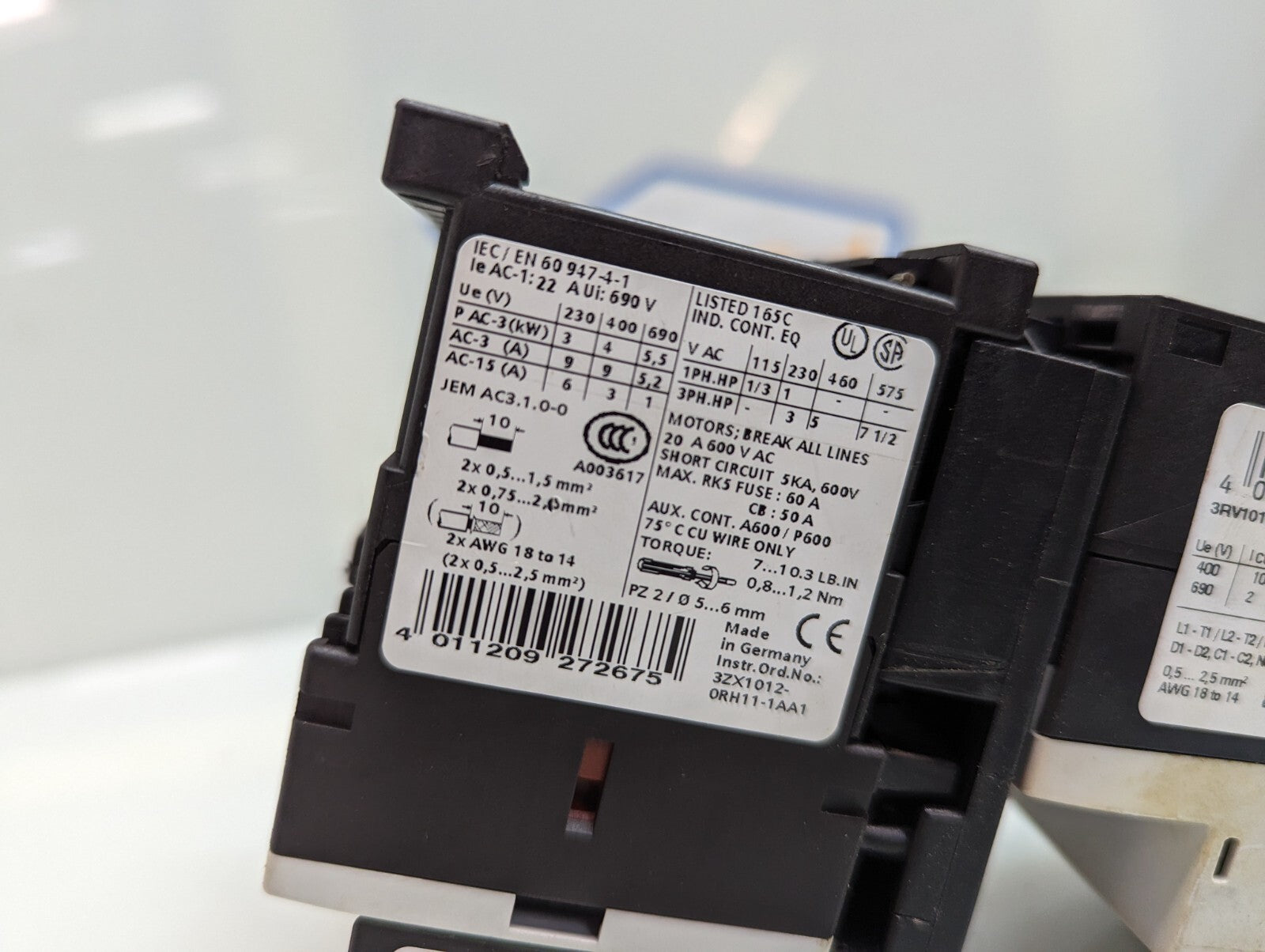 Siemens 3RV1011-1AA10 Circuit breaker + 3RT1016-1AF02 x2 +2RH1911-1FA11 x 2