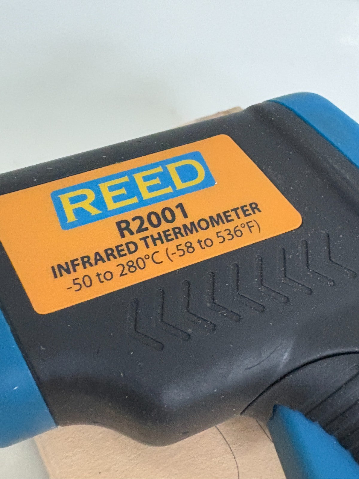 REED INFRARED THERMOMETER R2001