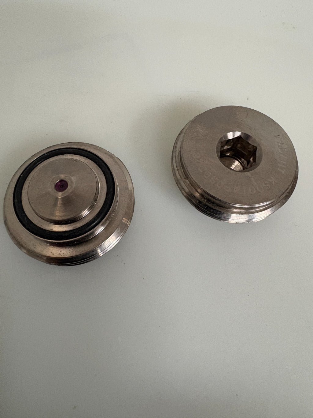 LOT OF 2 KADANT JET SPRAY NOZZLE 0.028" 1 3/8X12 UNF