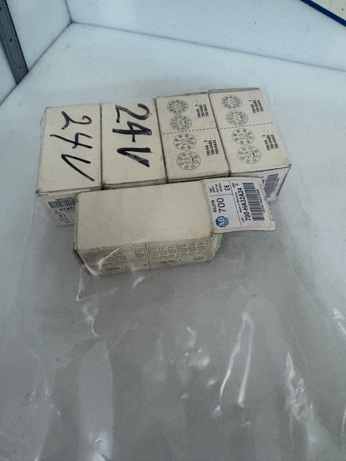 LOT OF 5 ALLEN BRADLEY GENERAL PURPOSE TUBE BASE RELAY 700-HA32A24 C3