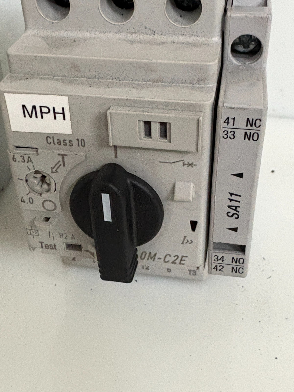 LOT OF 2  ALLEN BRADLEY MOTOR PROTECTION CIRCUIT BREAKER 140M-C2E-B63 C W/140-C-