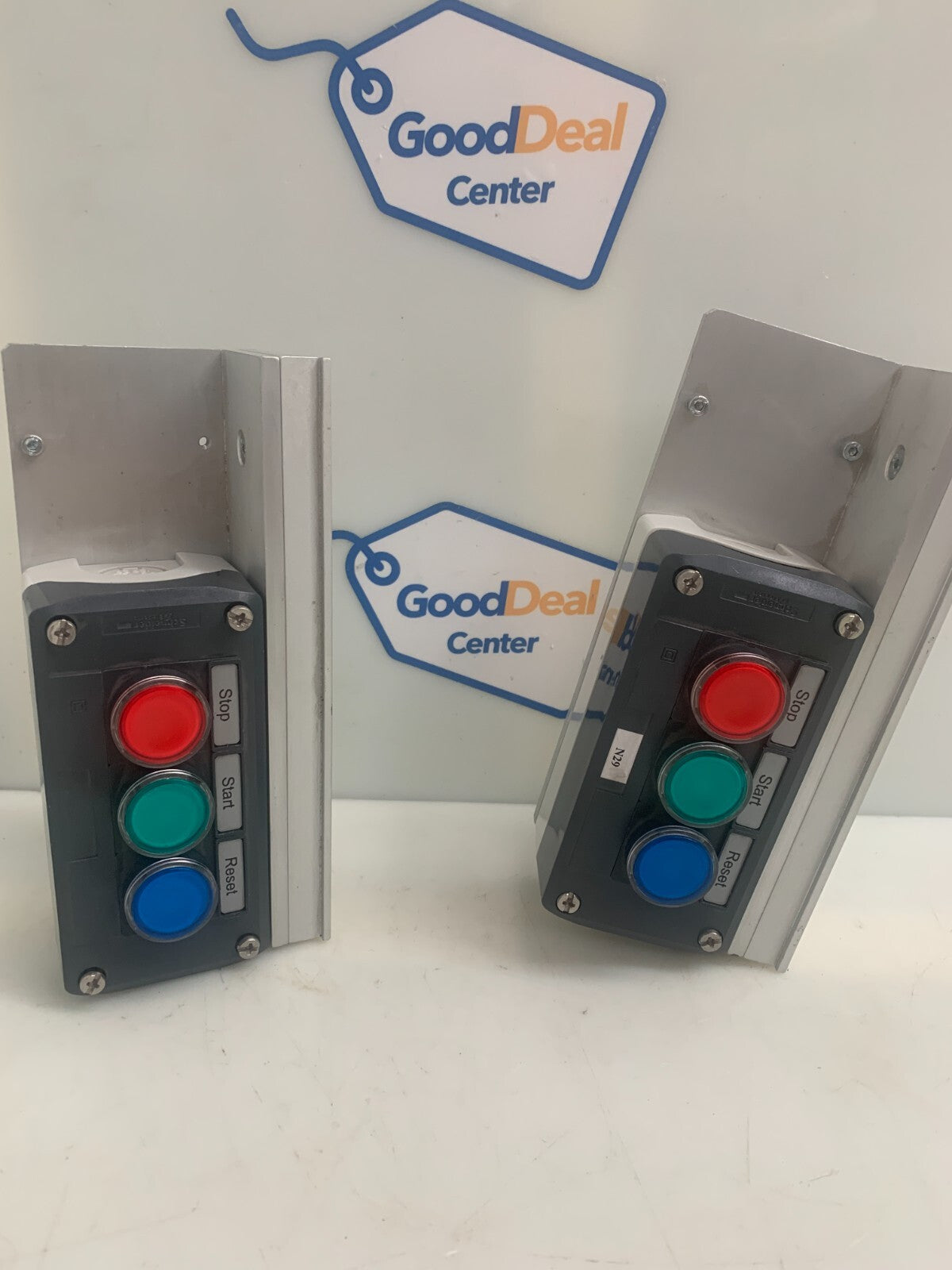 SCHNEIDER ELECTRIC  3 Button Switch  CM12   PG13,5  (Lot of 2)