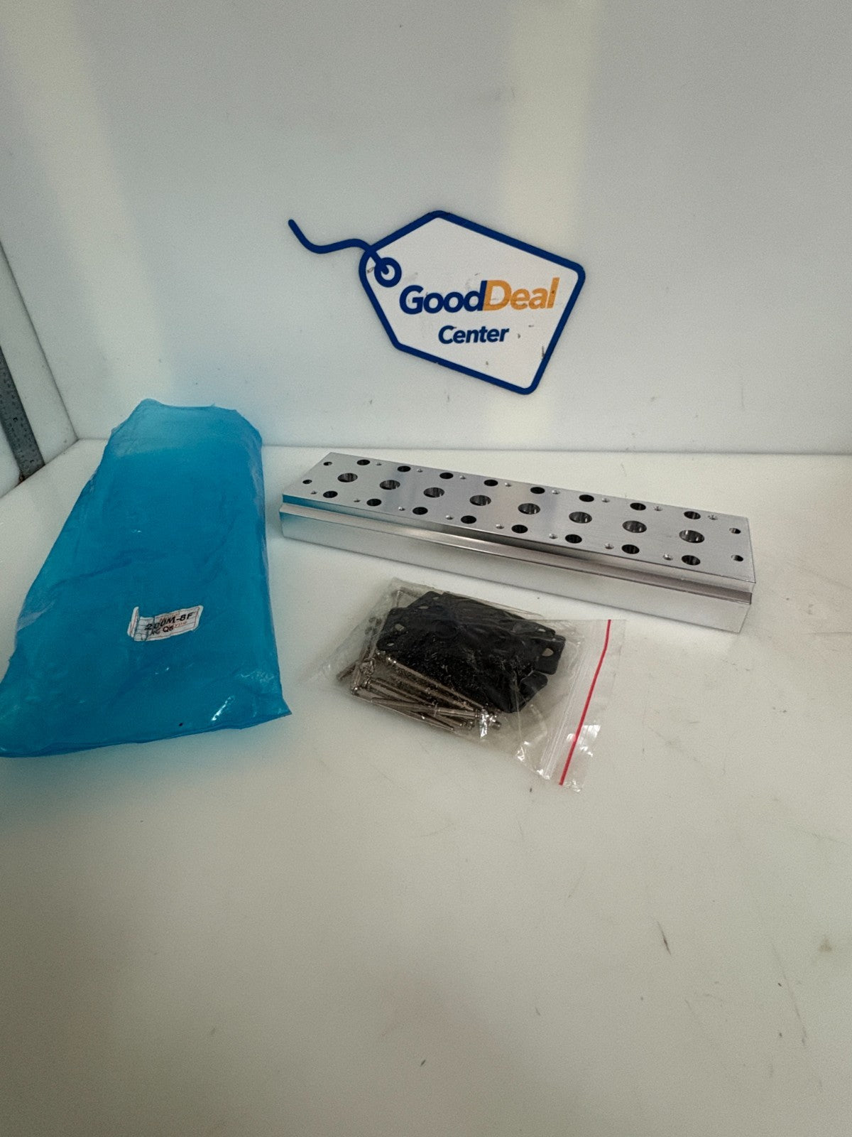 AIRTAC 200M-8F SOLENOID VALVE BASE