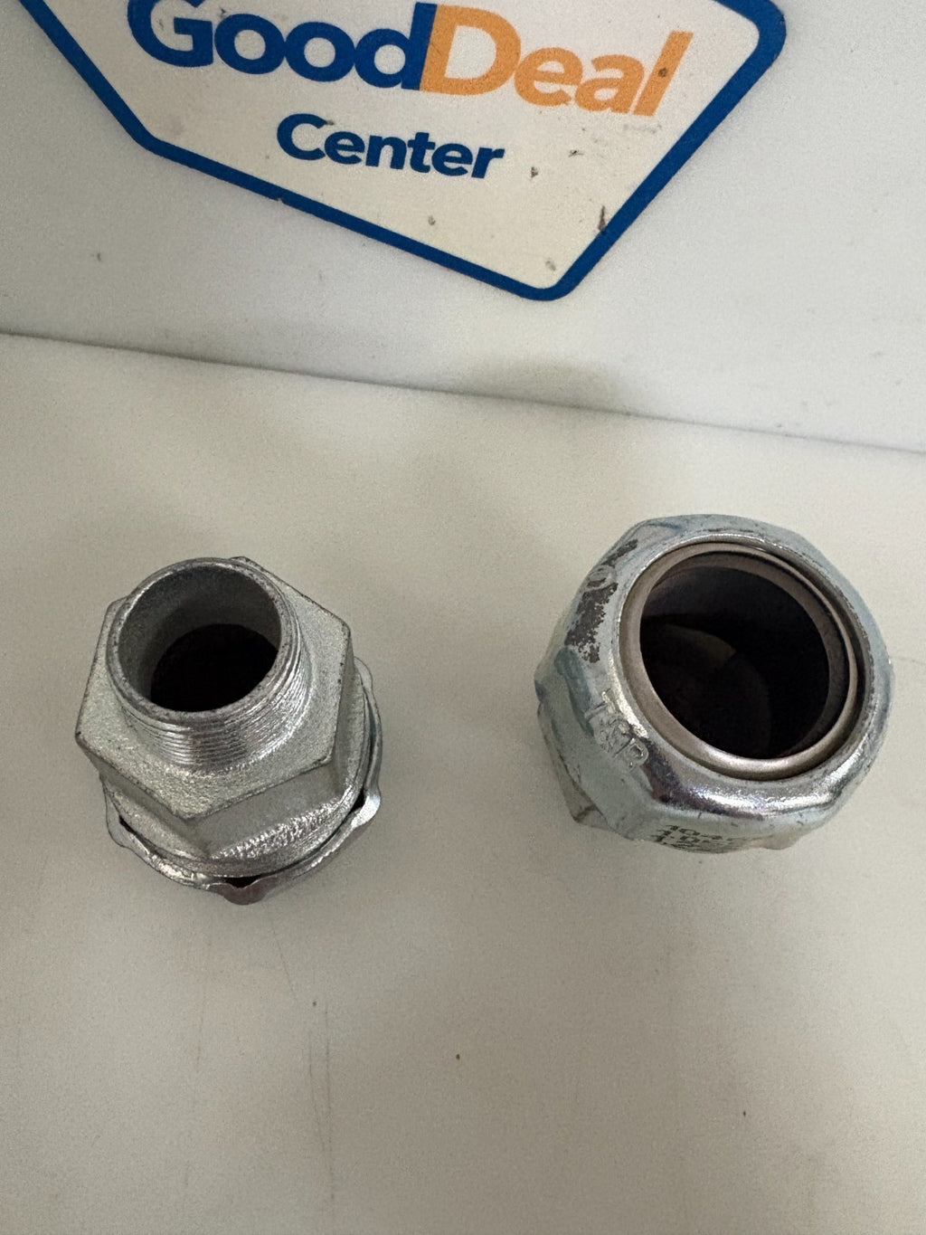 LOT OF 2 THOMAS & BETTS 3/4 WATERTIGHT CABLE FITTING HLA 104681