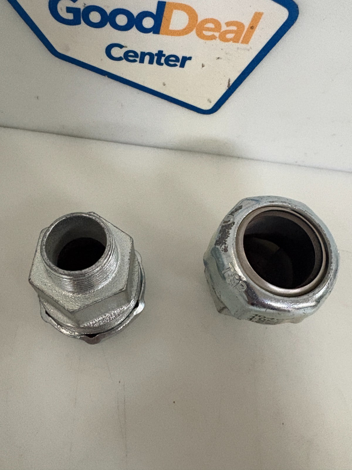 LOT OF 2 THOMAS & BETTS 3/4 WATERTIGHT CABLE FITTING HLA 104681